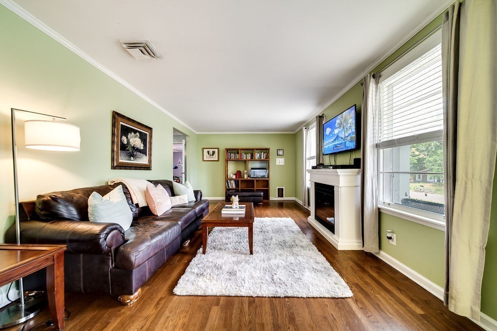367 Lynn Dr