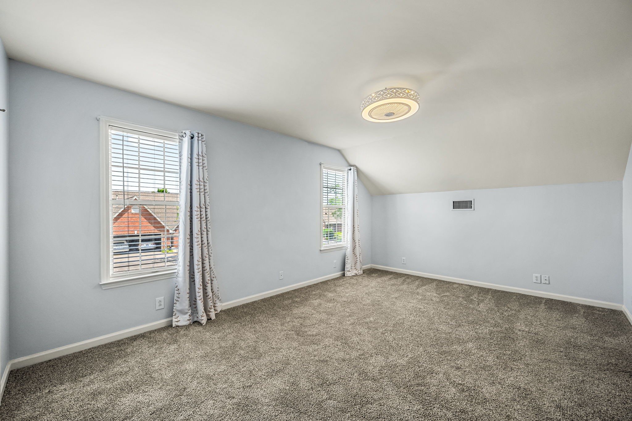 2215 River Rock Xing
