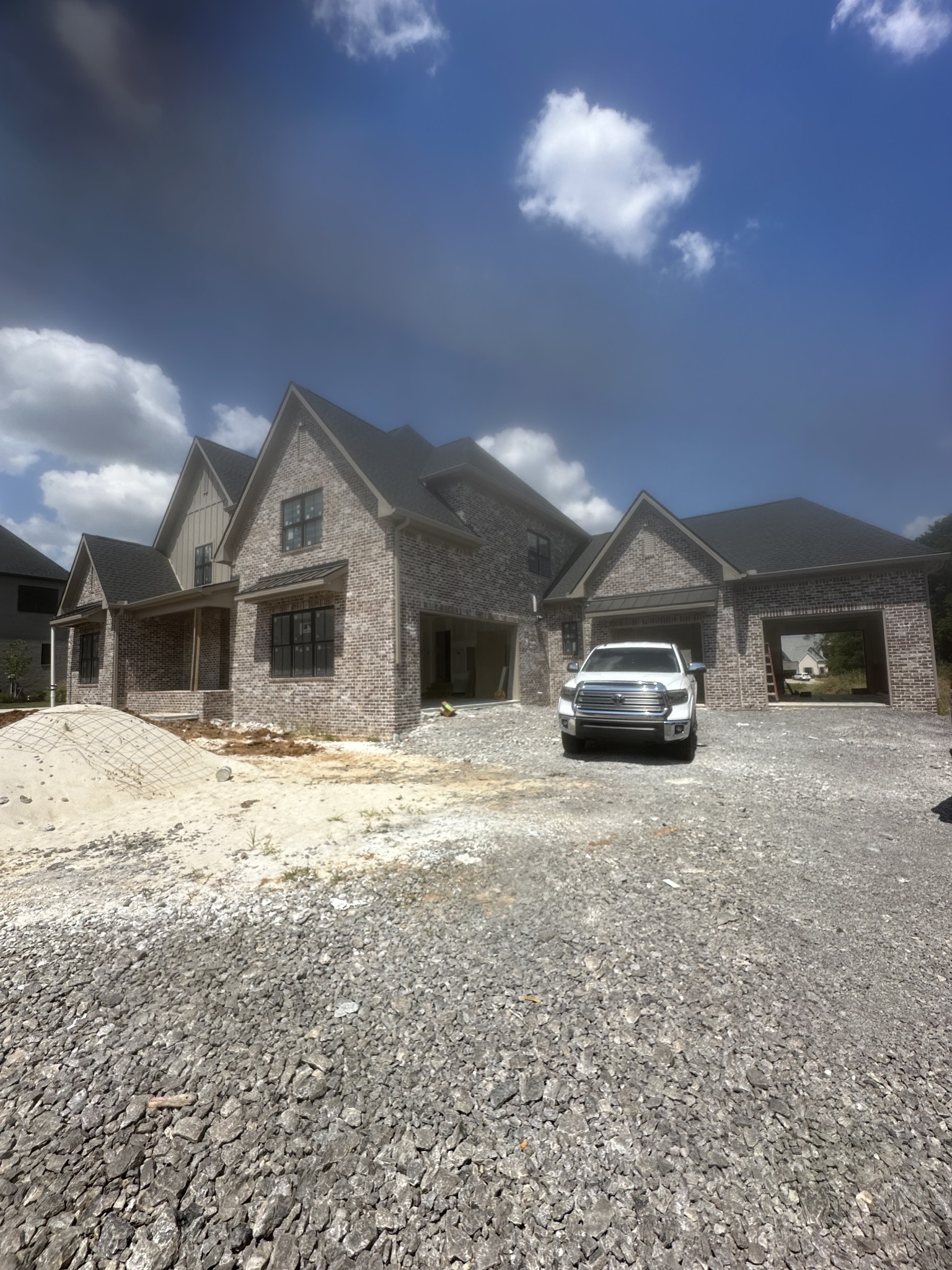 5606 Eaglemont Dr