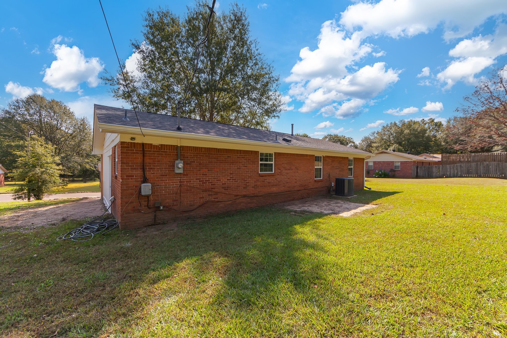 717 Blue Bonnett Ln