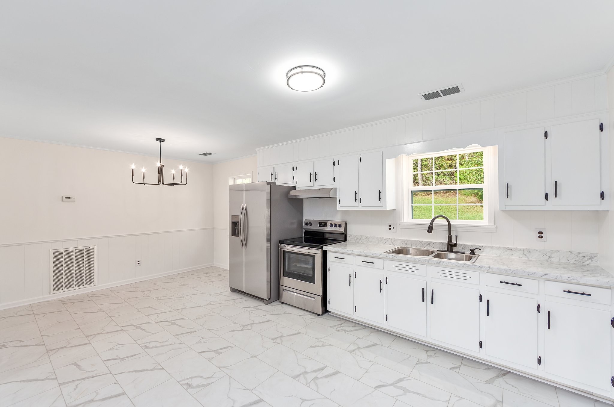 717 Blue Bonnett Ln