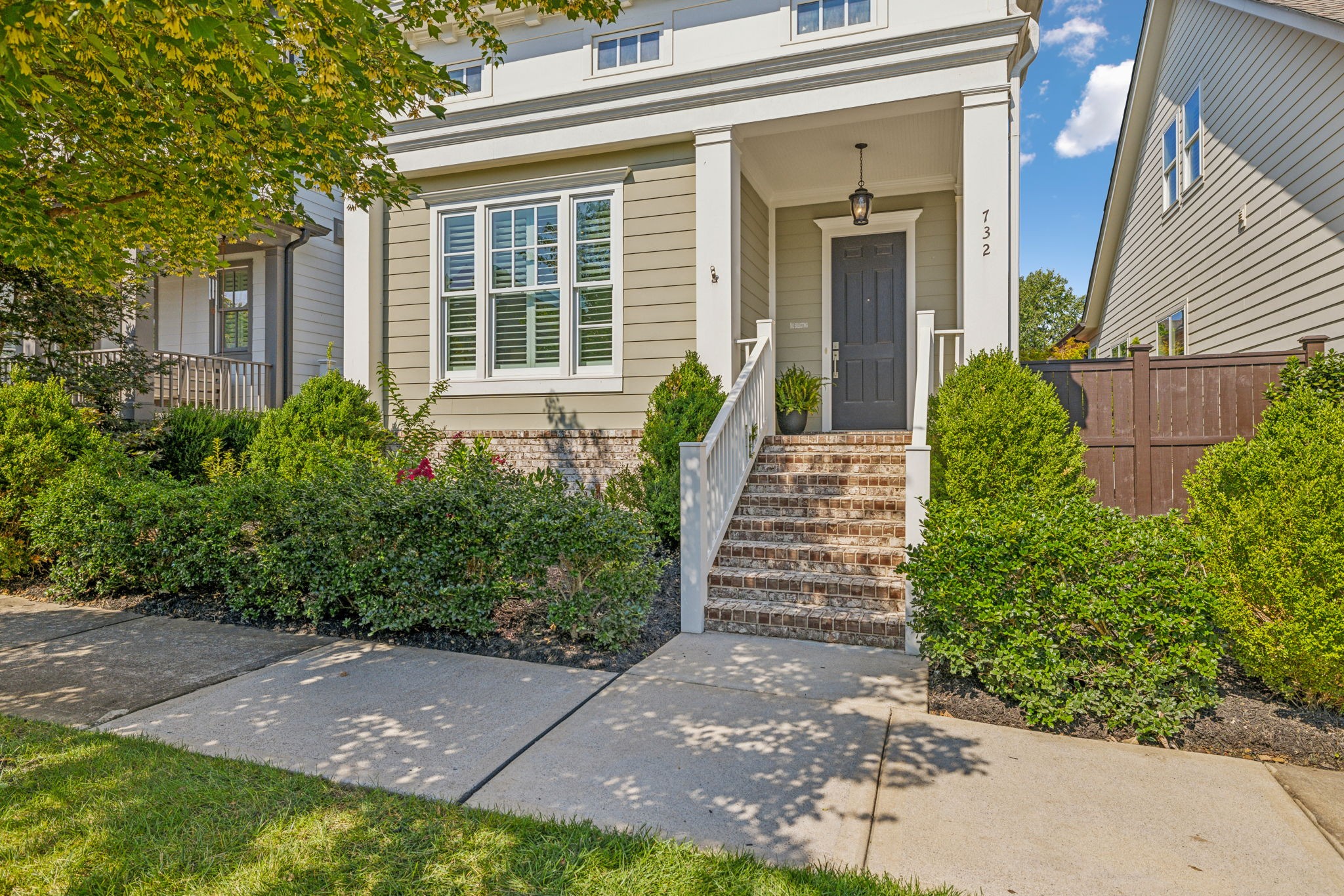 732 Shelley Ln