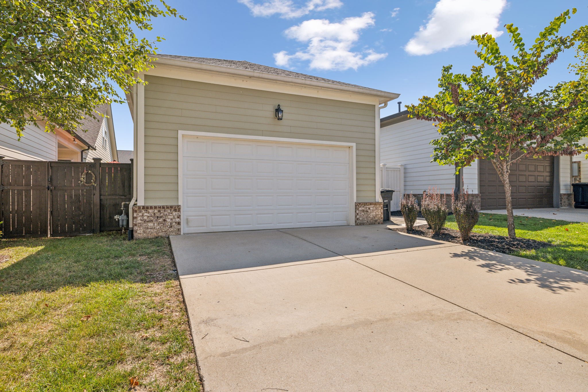 732 Shelley Ln