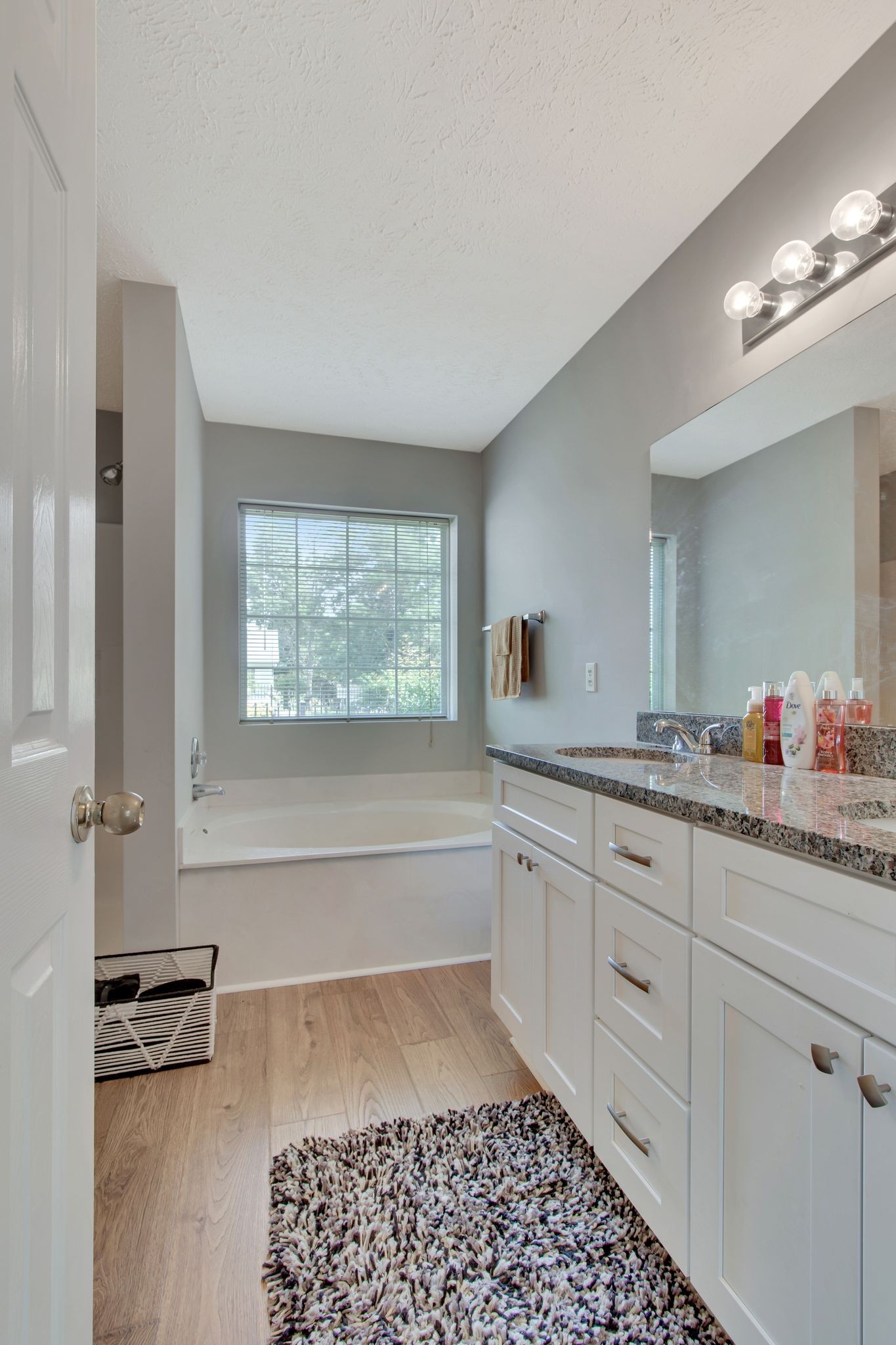 5153 Singing Hills Dr