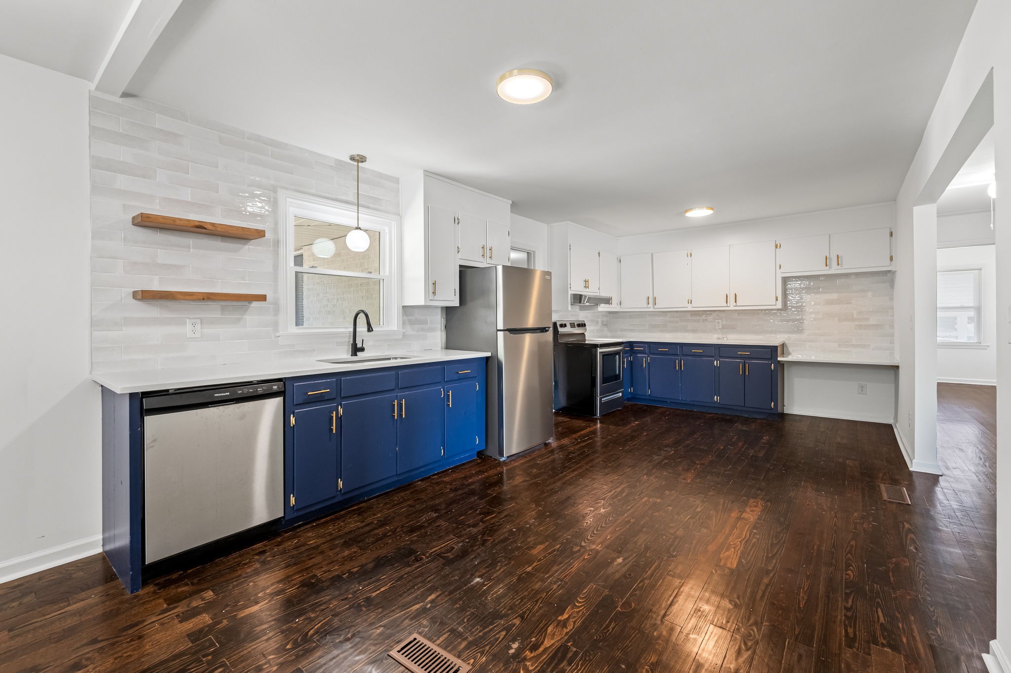 1006 Peachtree St