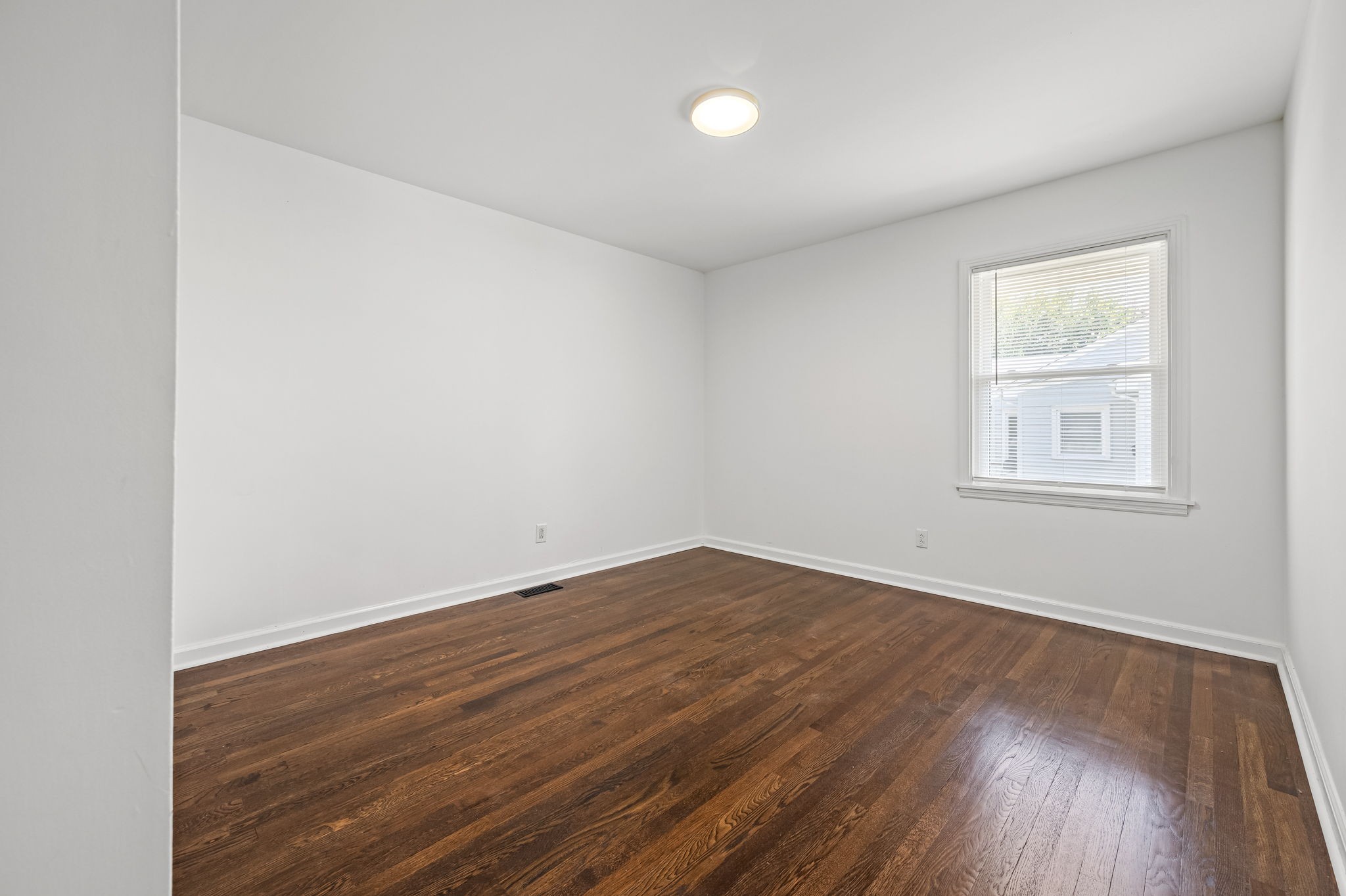 1006 Peachtree St