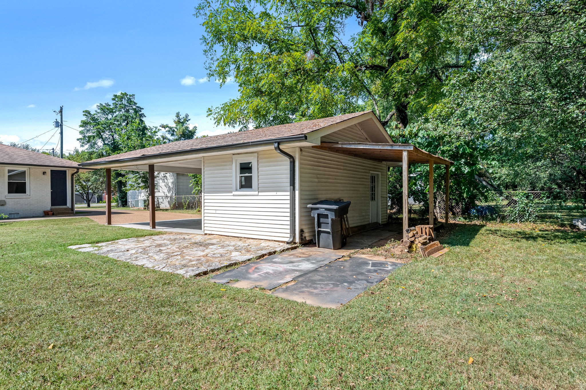 1006 Peachtree St