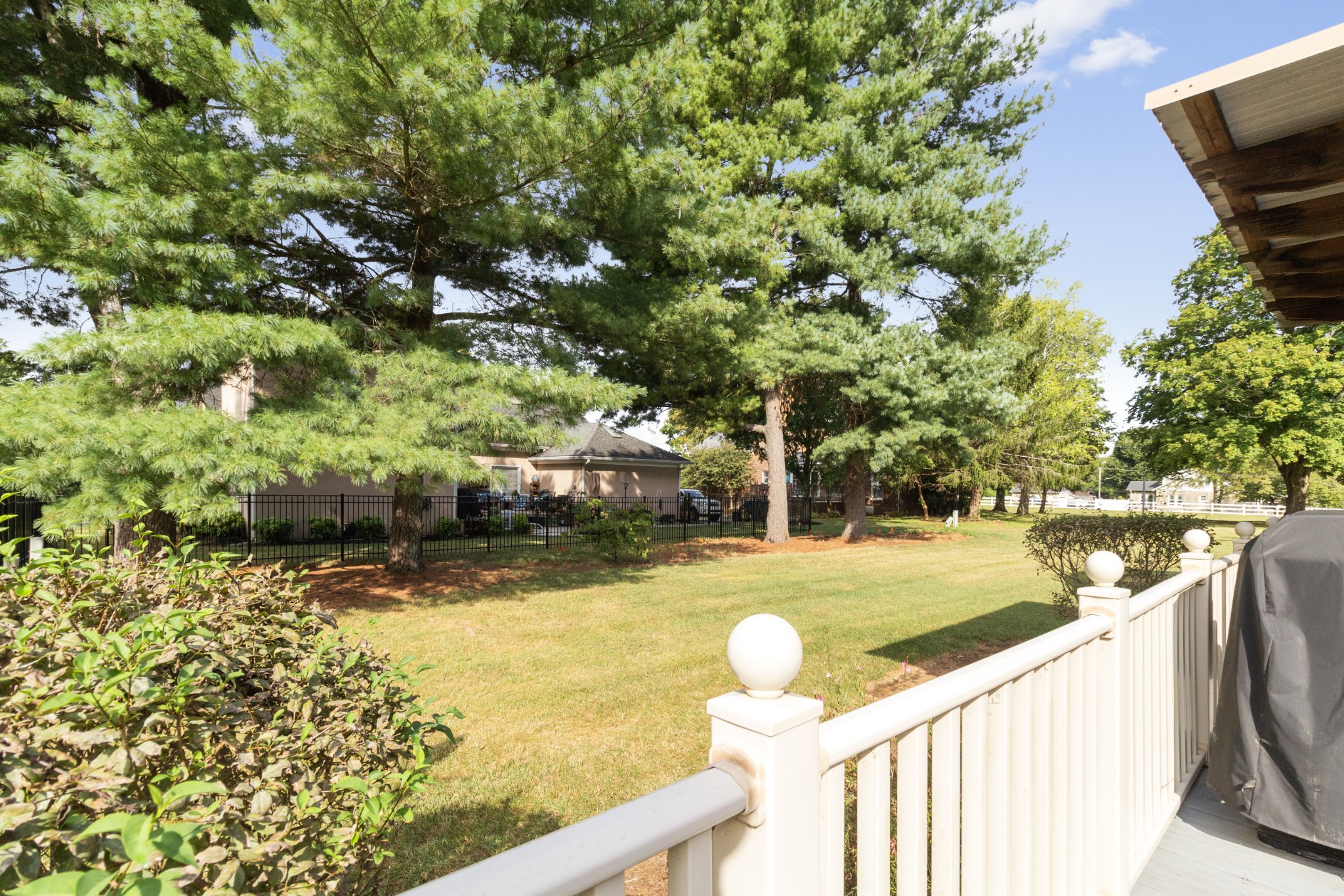 1406 Ascot Close