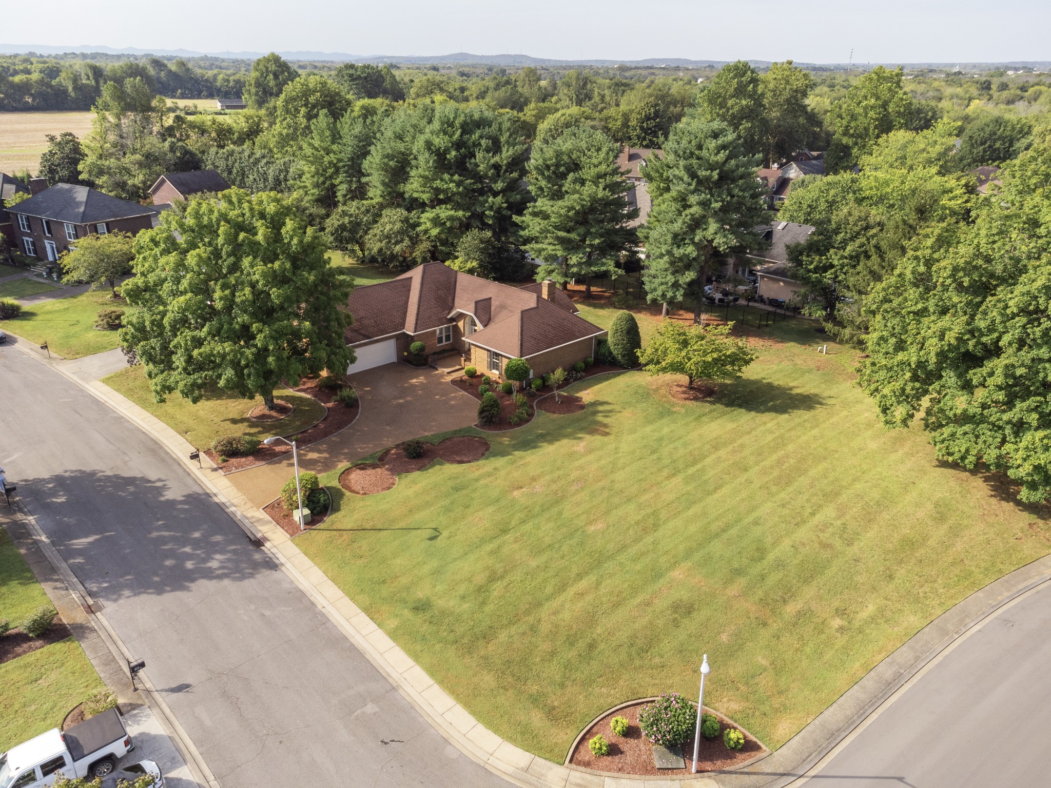 1406 Ascot Close