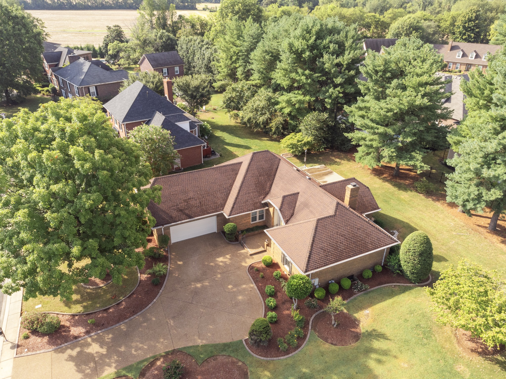 1406 Ascot Close