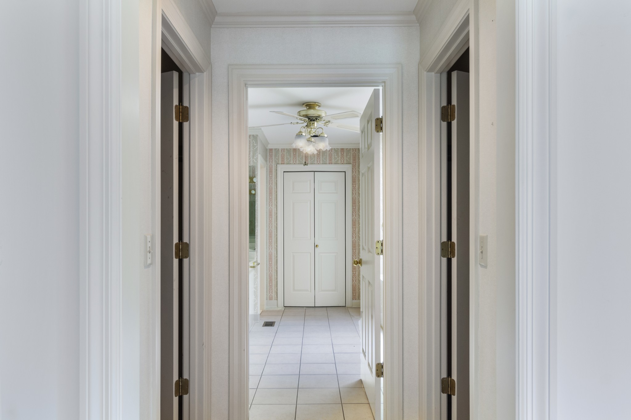 1406 Ascot Close