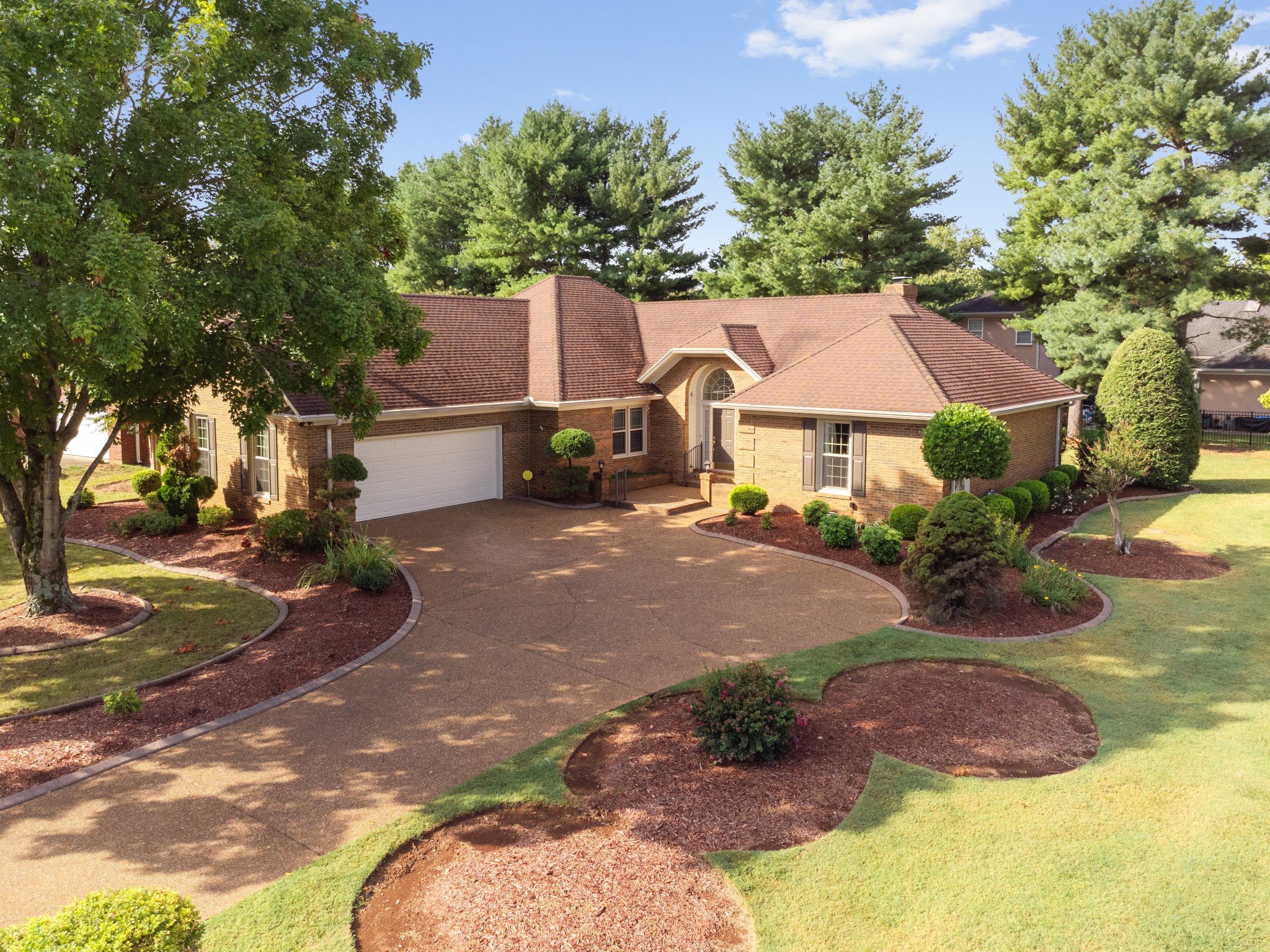 1406 Ascot Close