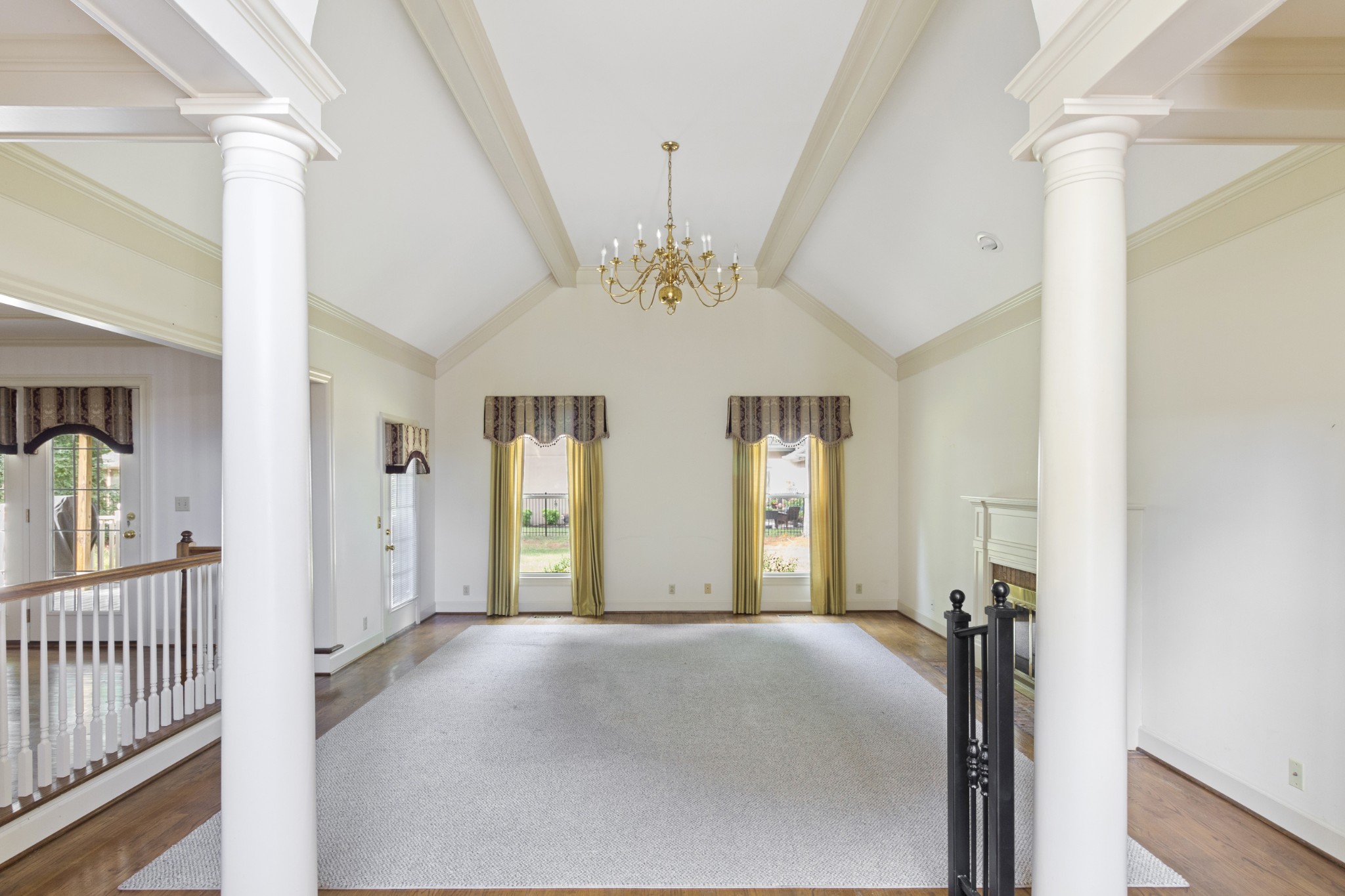 1406 Ascot Close