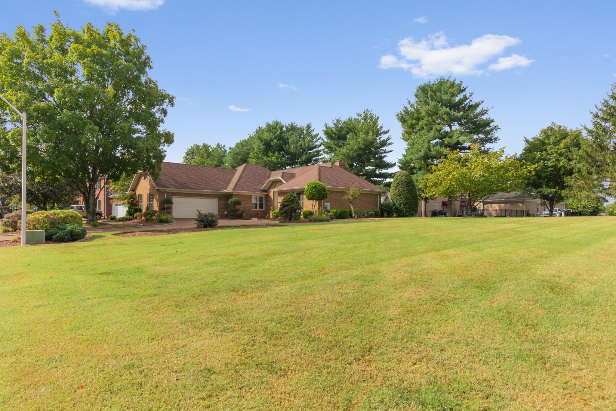 1406 Ascot Close