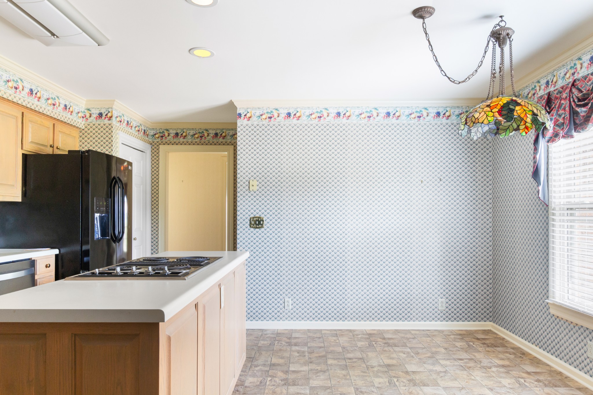 1406 Ascot Close