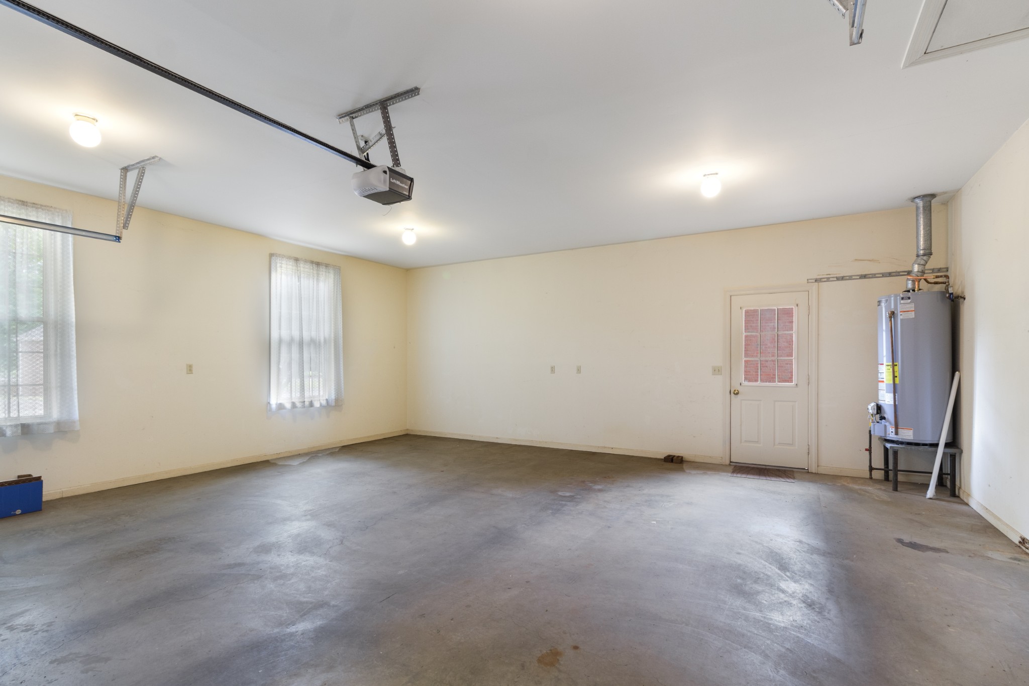 1406 Ascot Close