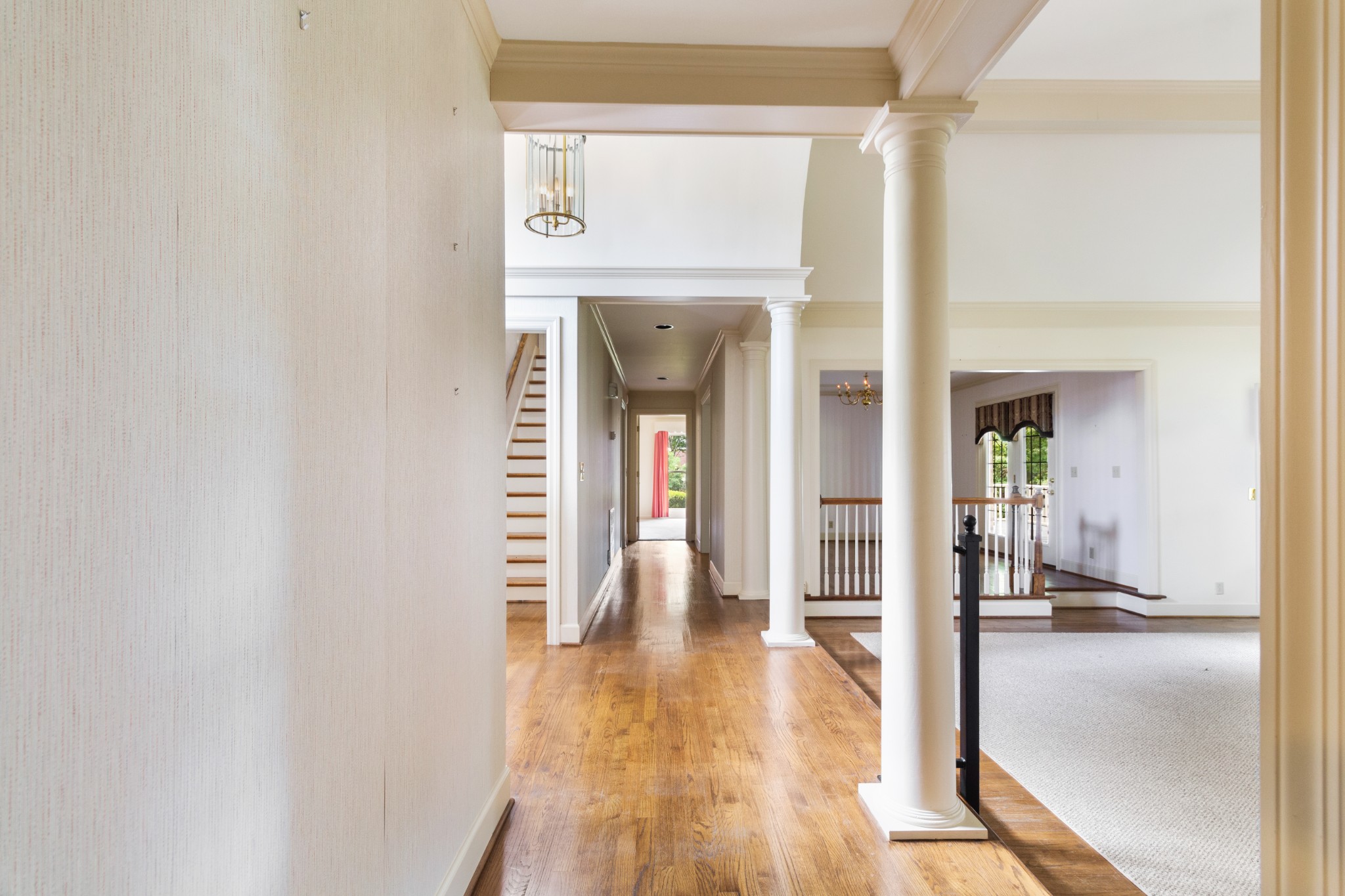 1406 Ascot Close