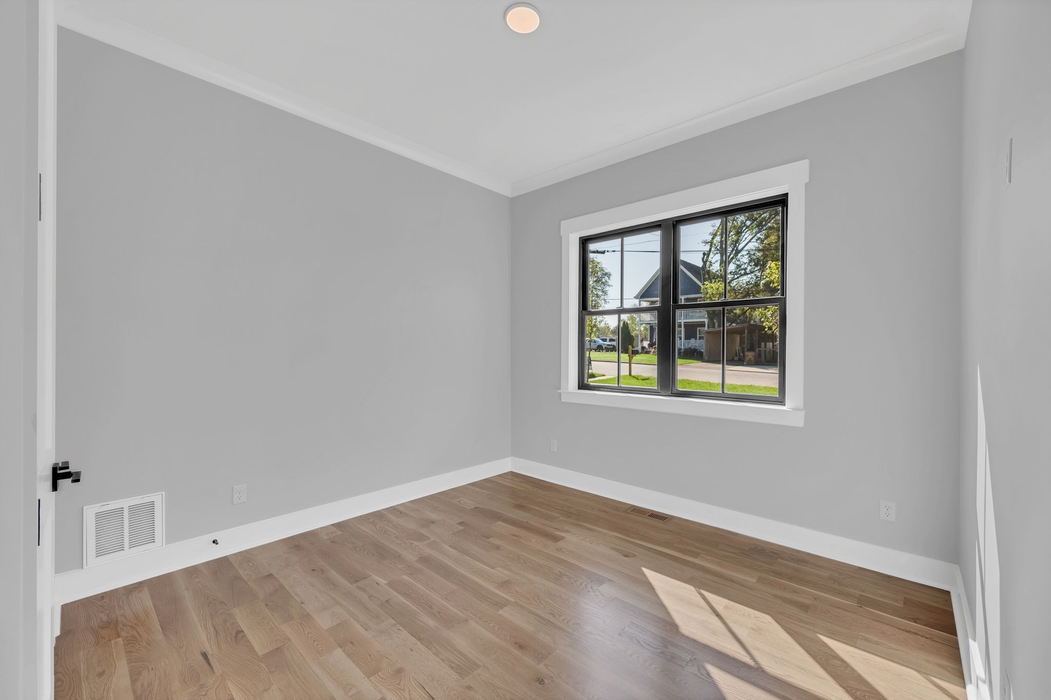 5402 Michigan Ave Unit: B