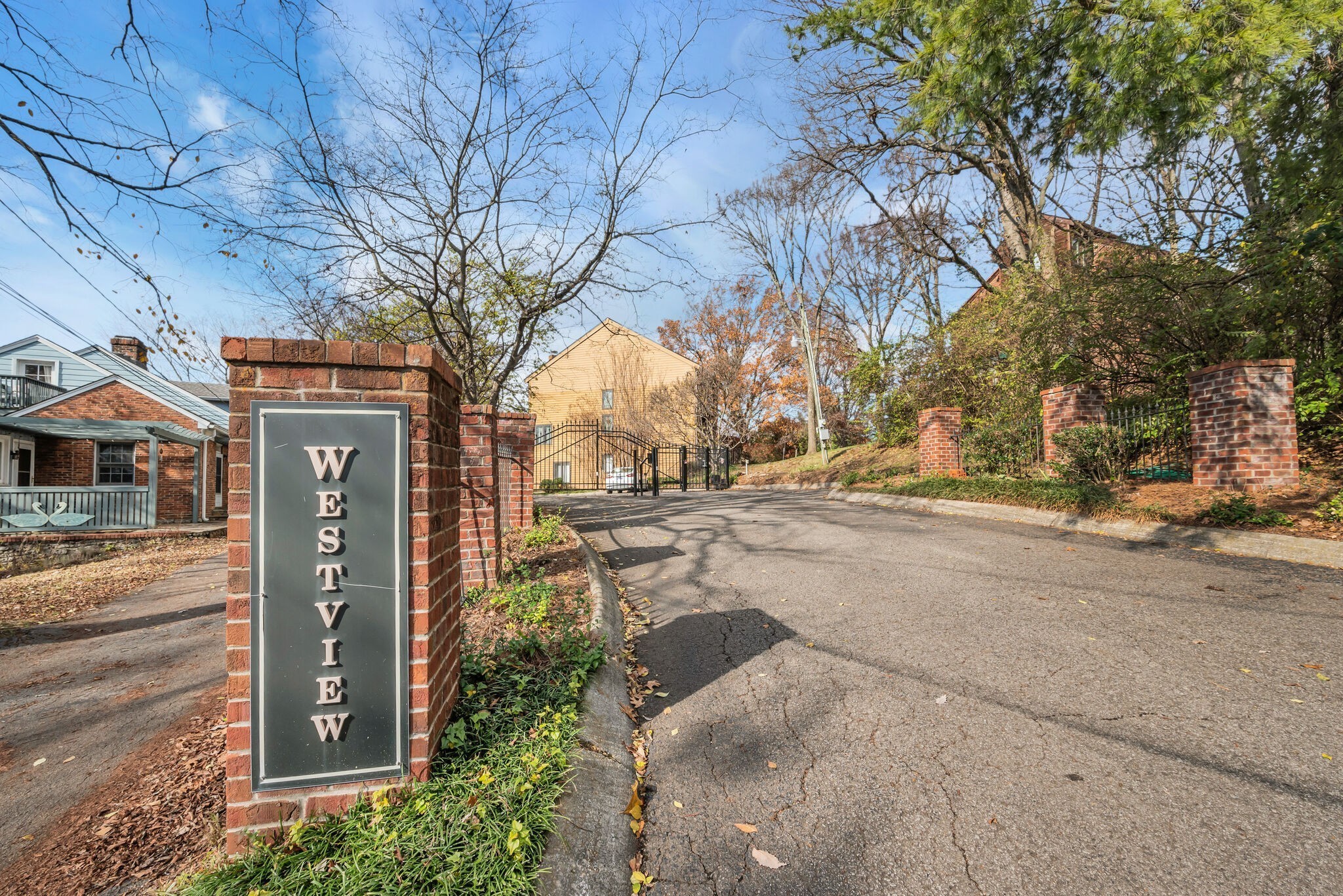 2209 Westview Dr