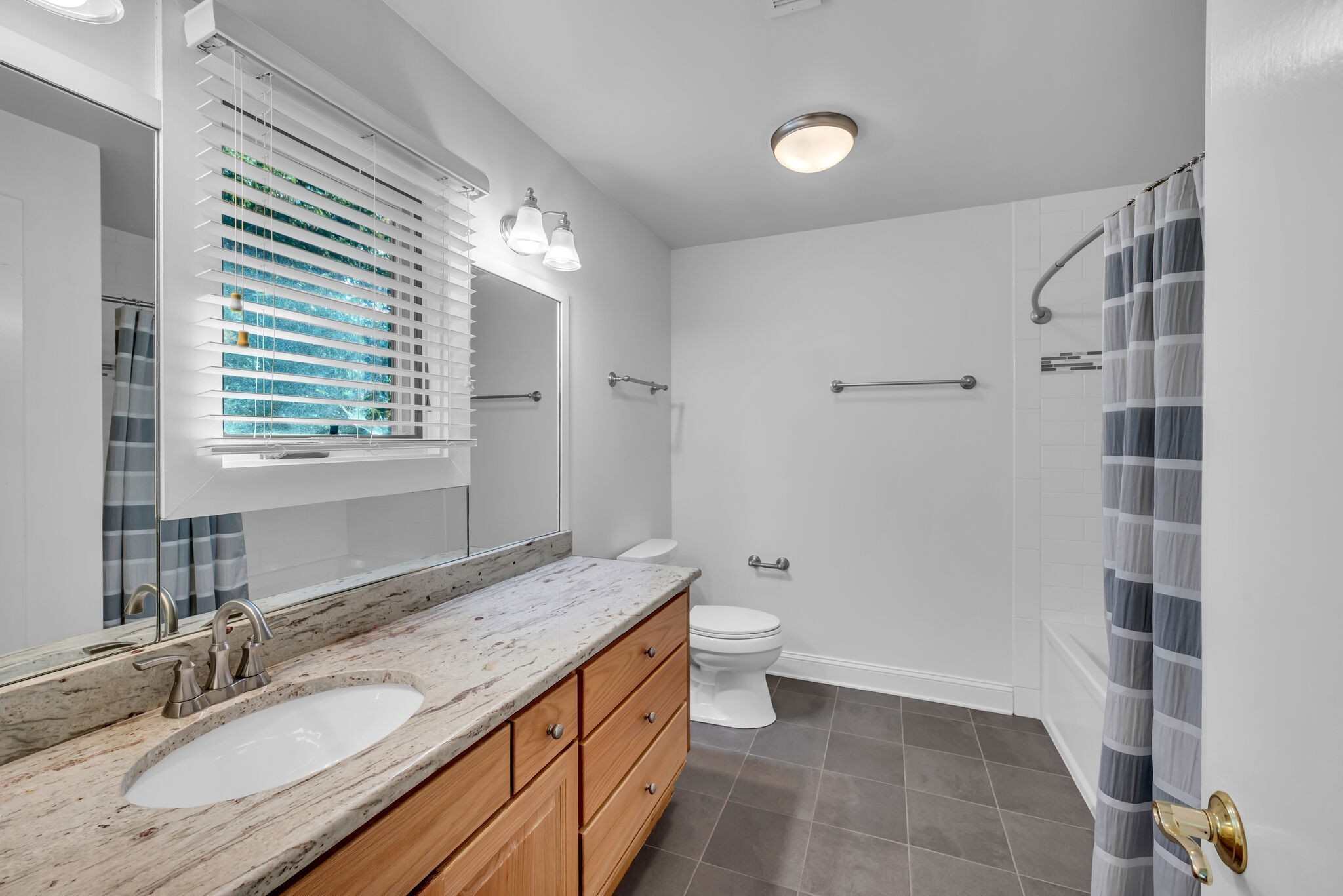 2209 Westview Dr