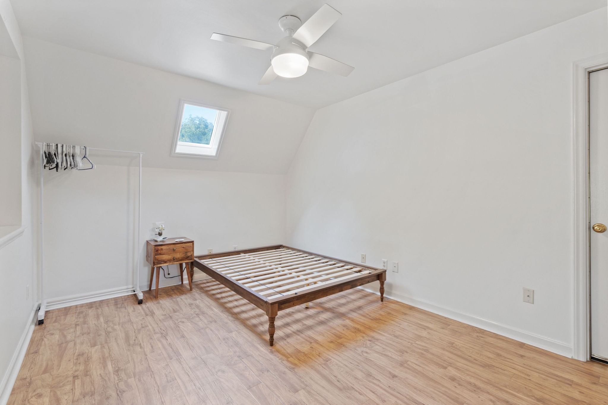 106 Royal Glen Blvd