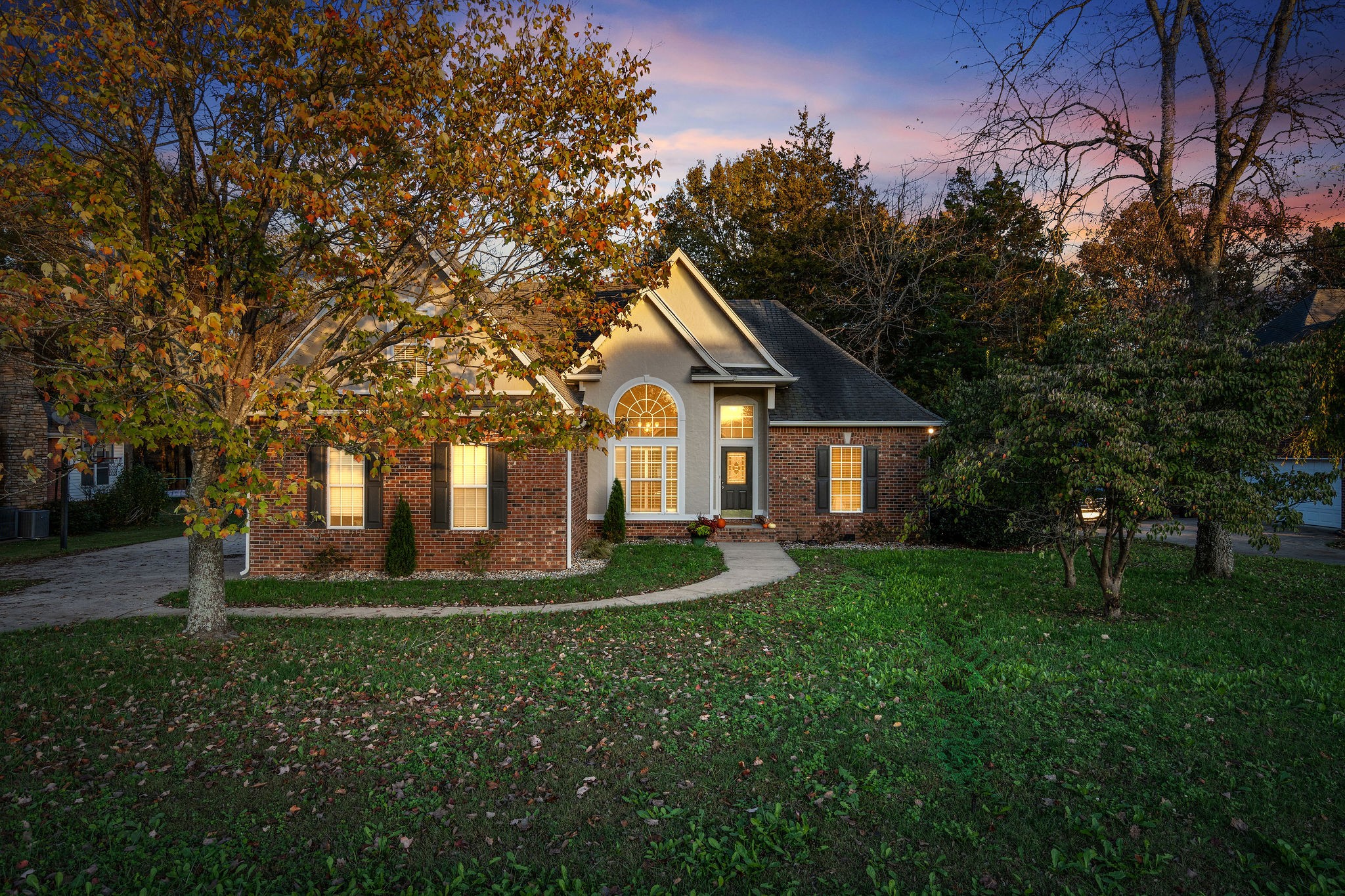 106 Royal Glen Blvd