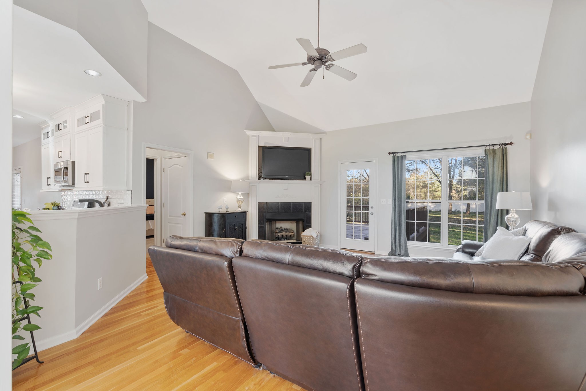 106 Royal Glen Blvd