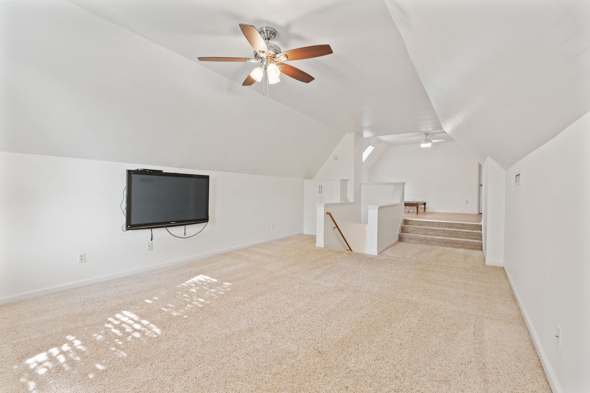 106 Royal Glen Blvd