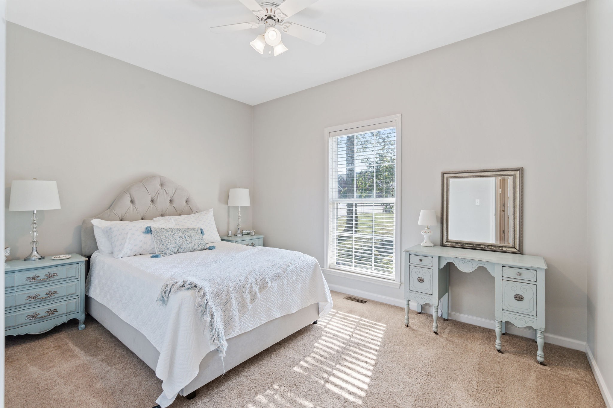 106 Royal Glen Blvd