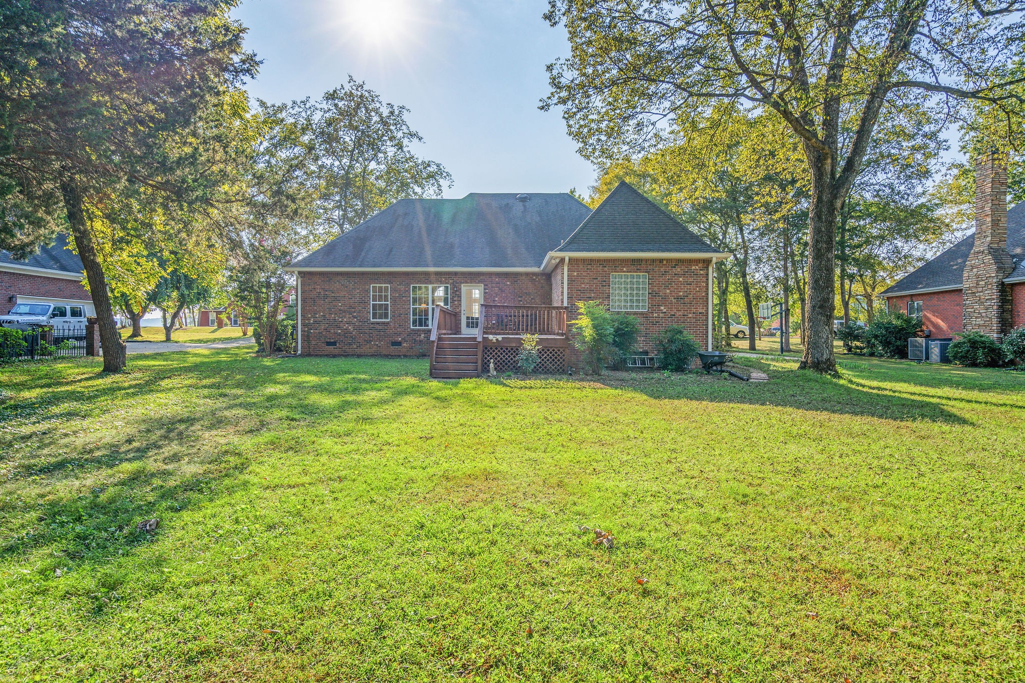 106 Royal Glen Blvd