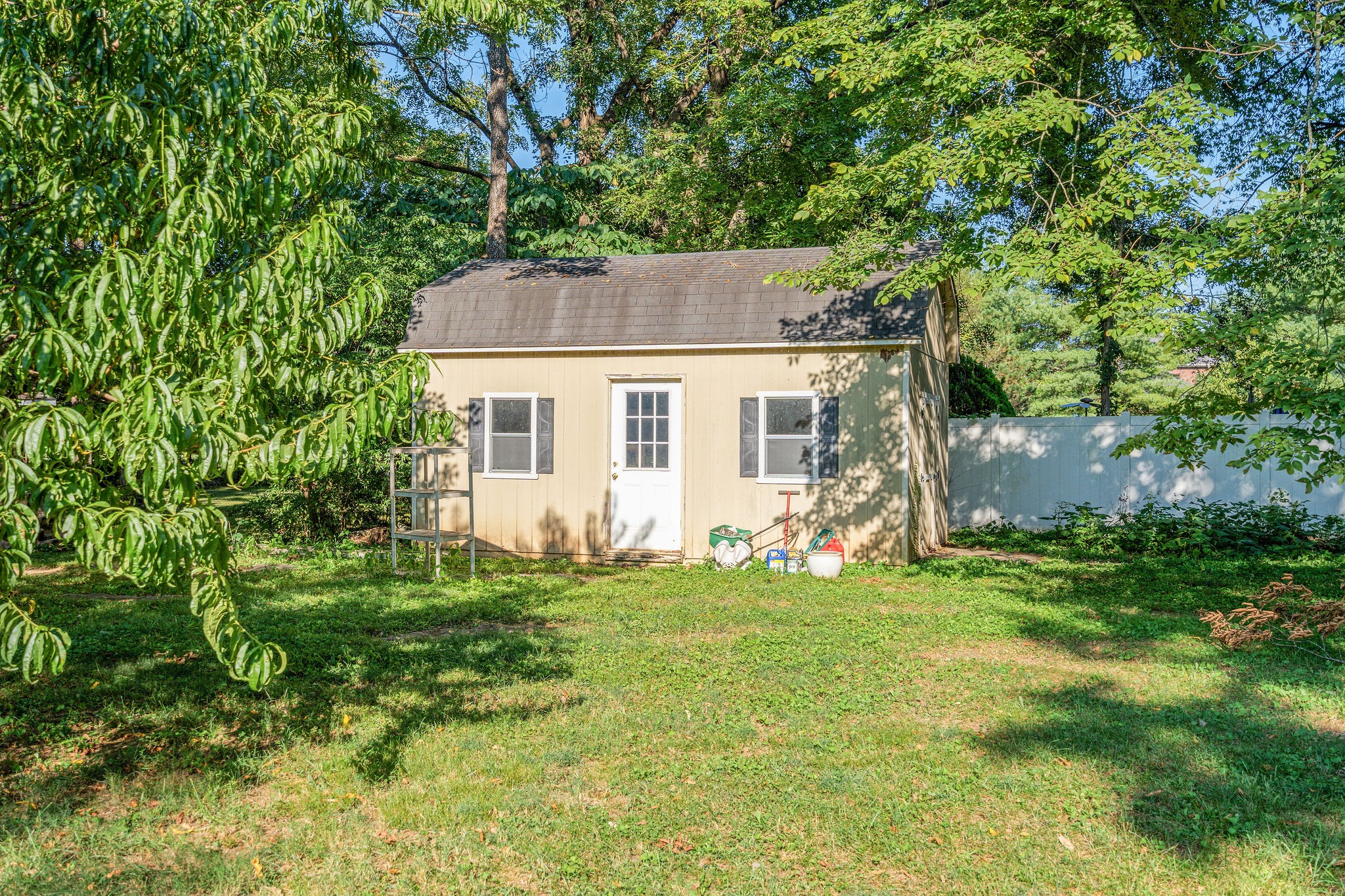106 Royal Glen Blvd
