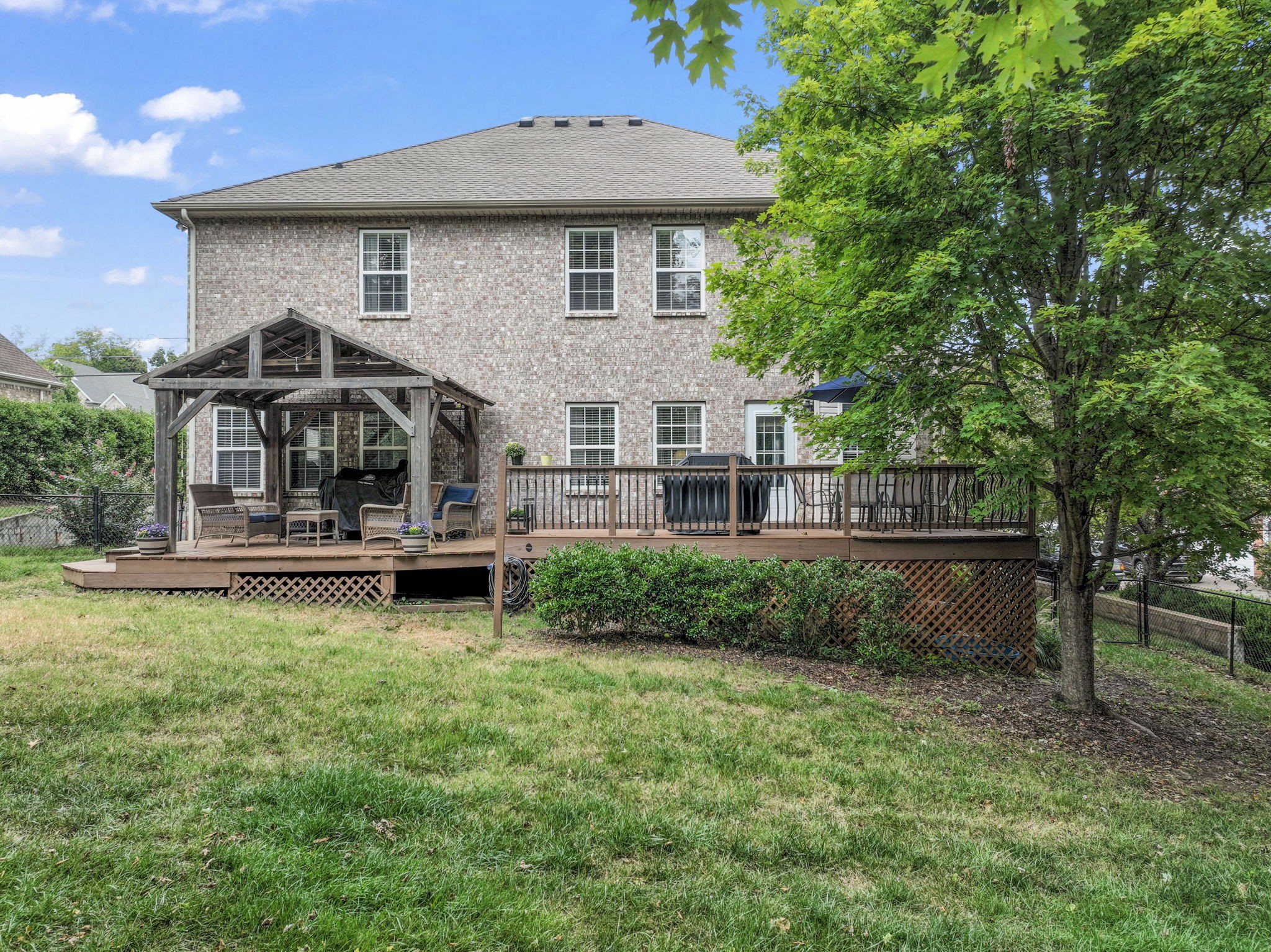 5225 Stonewood Dr