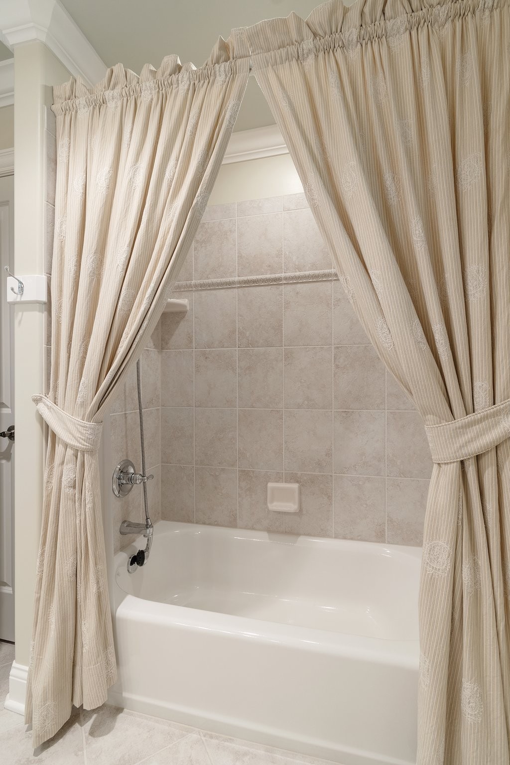 566 Ploughmans Bend Dr