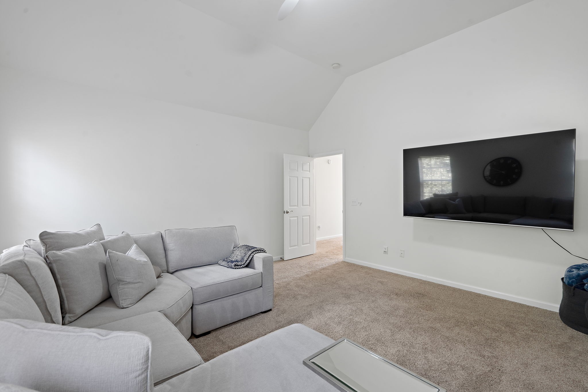 6857 Bridgewater Dr