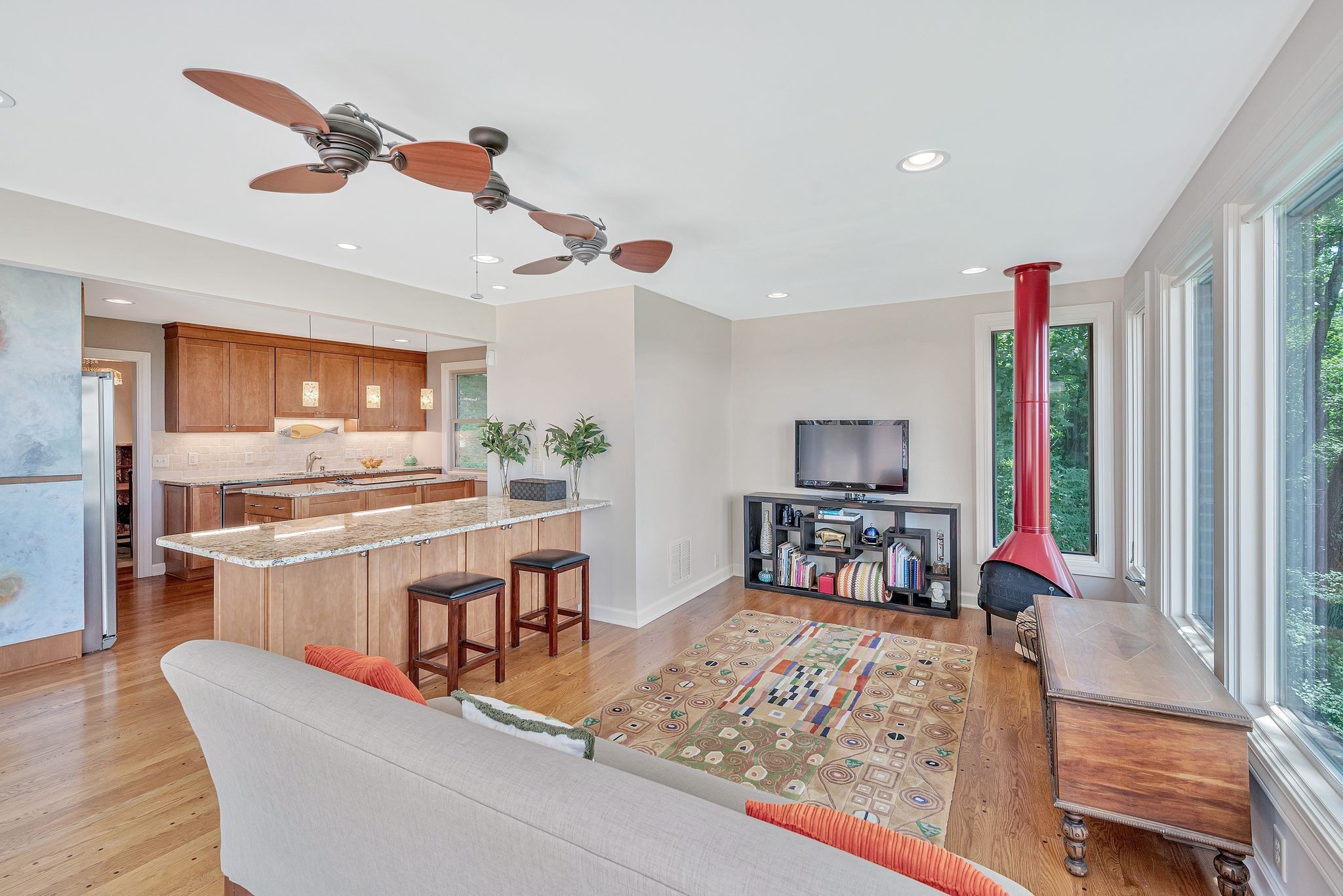 5053 Villa Crest Dr