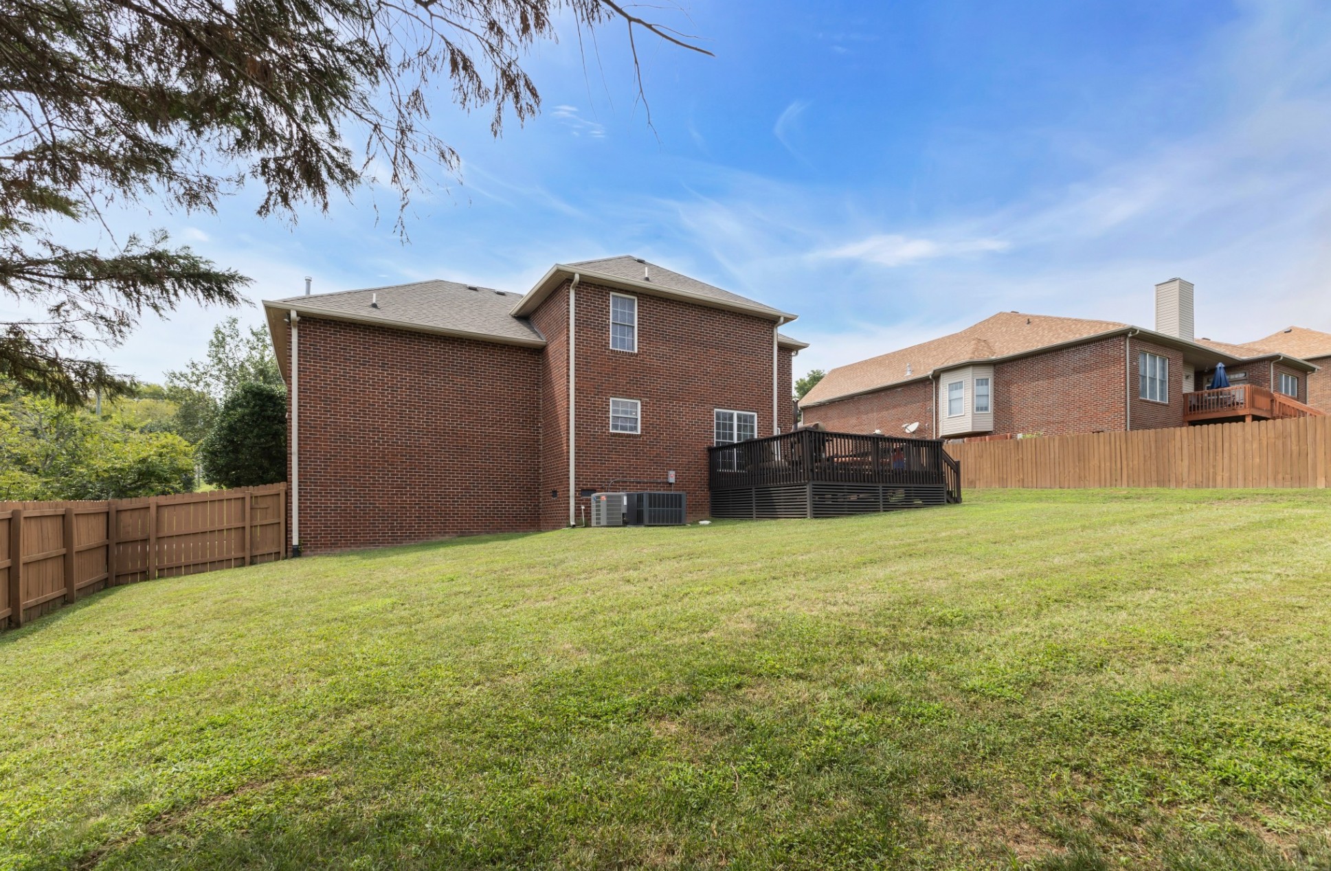 400 Roma Ct