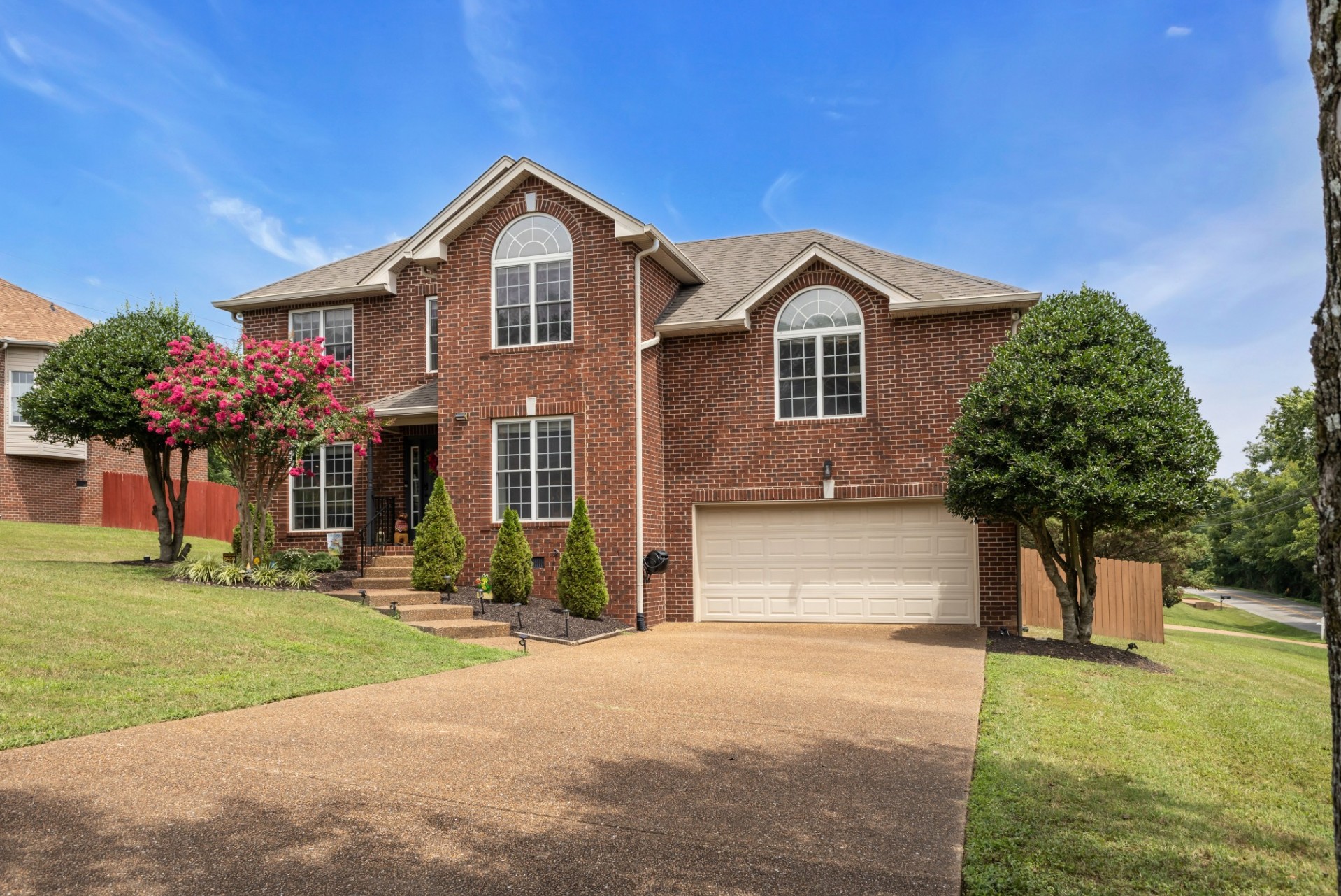 400 Roma Ct