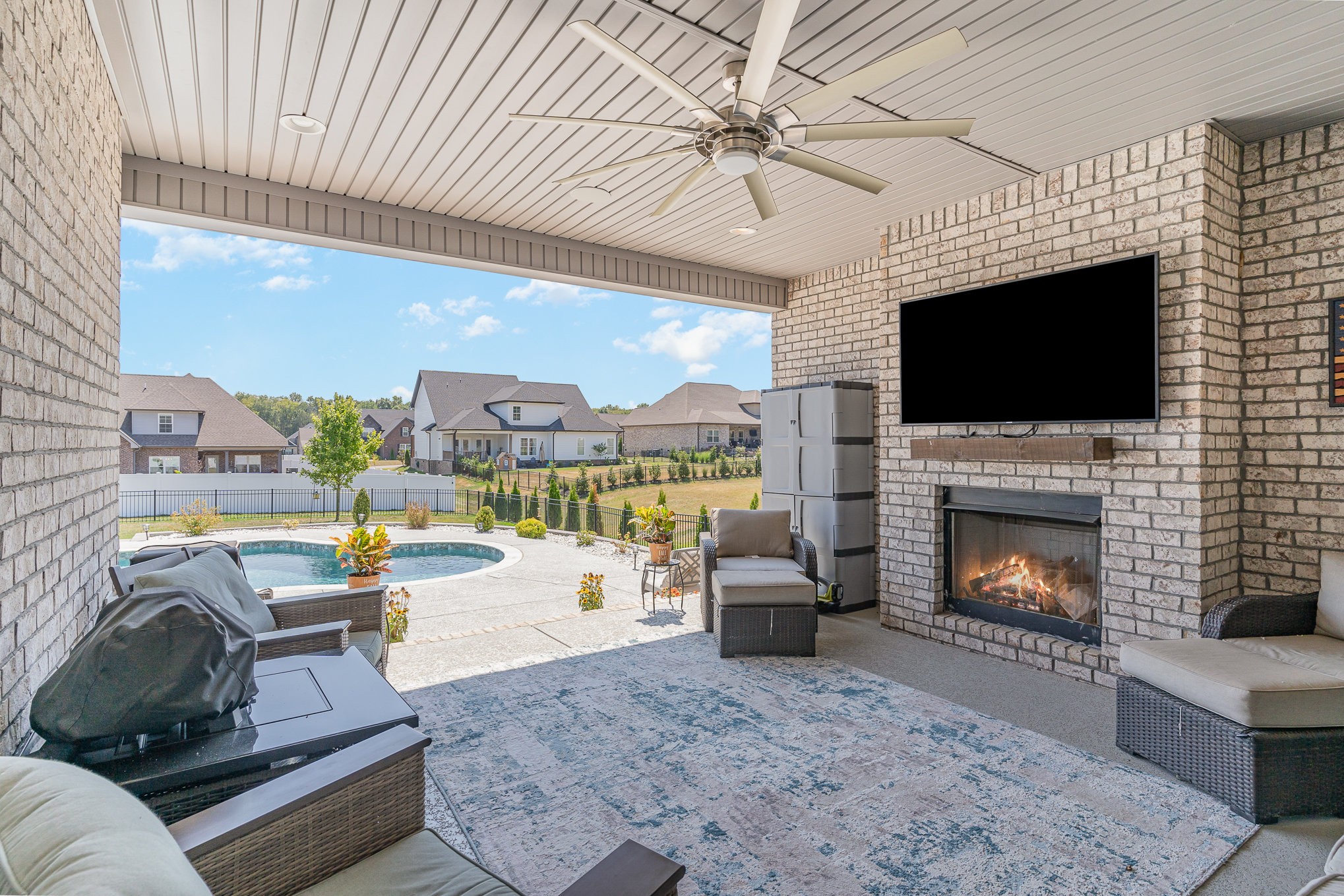 3501 Courtney Ln