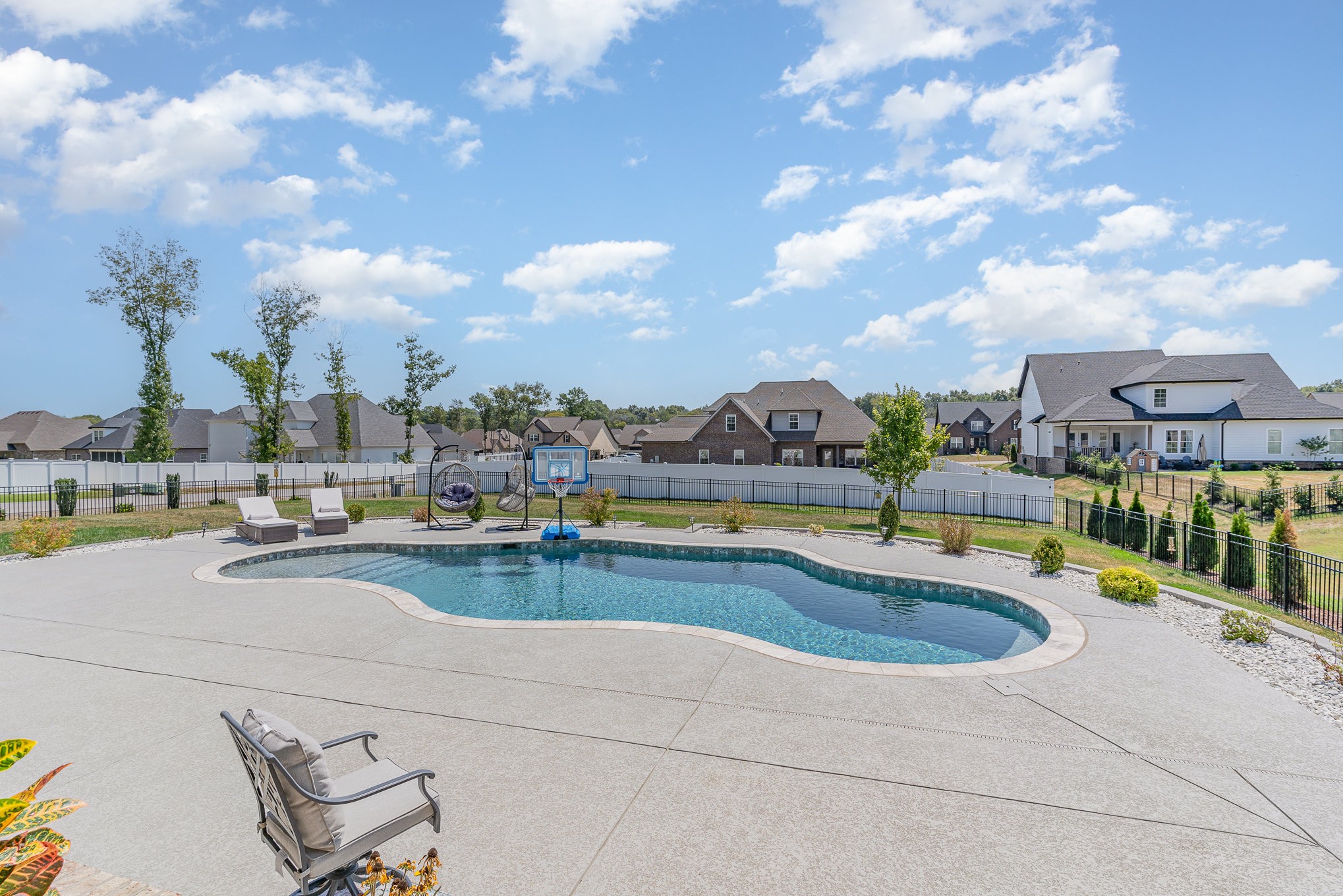 3501 Courtney Ln