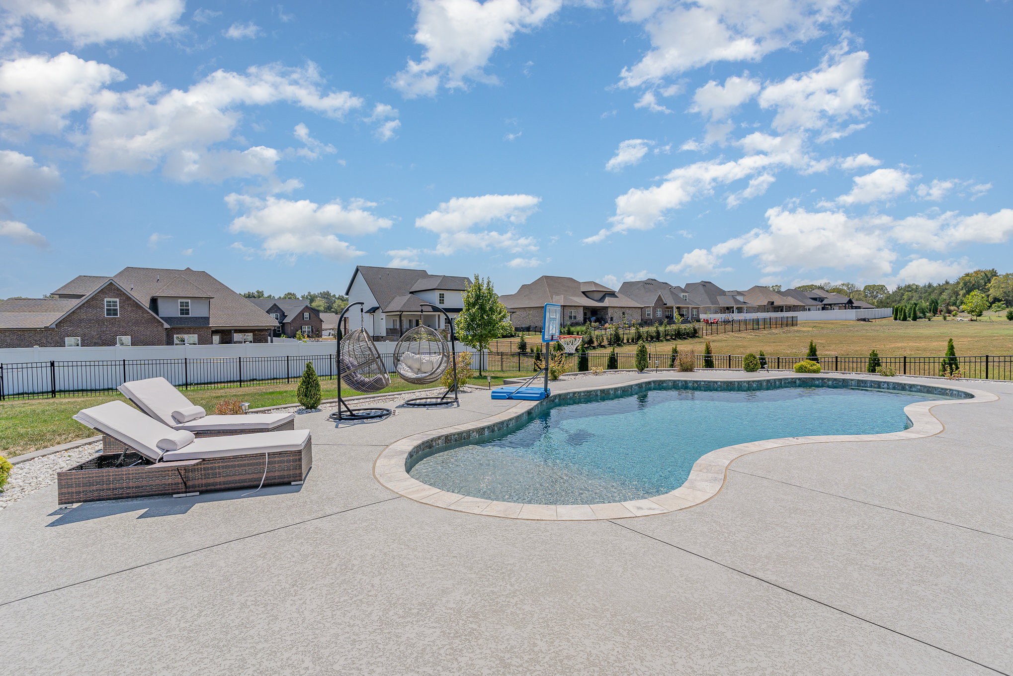 3501 Courtney Ln