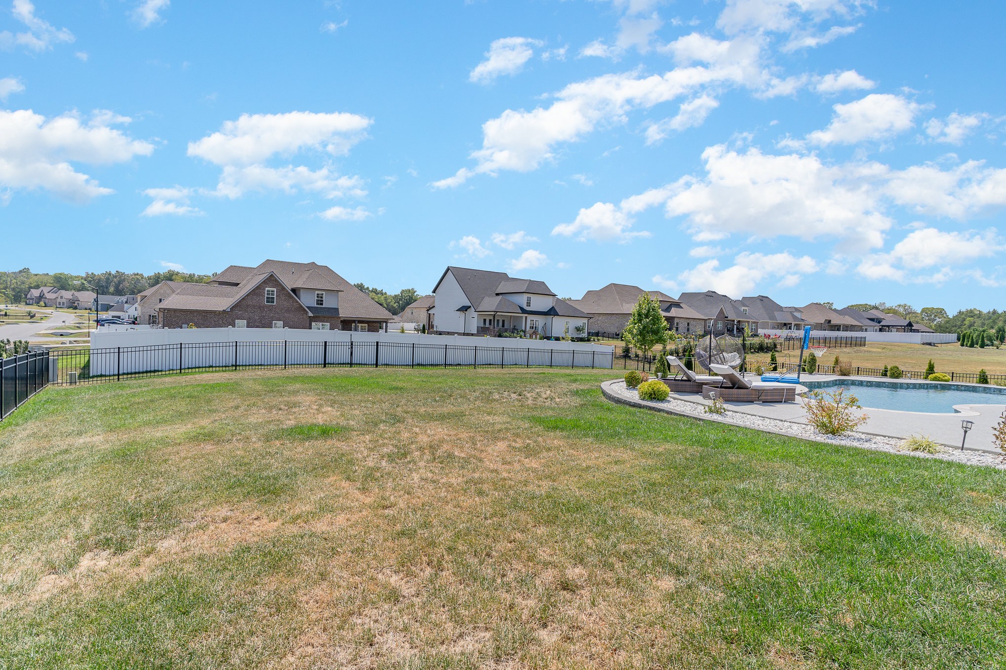 3501 Courtney Ln