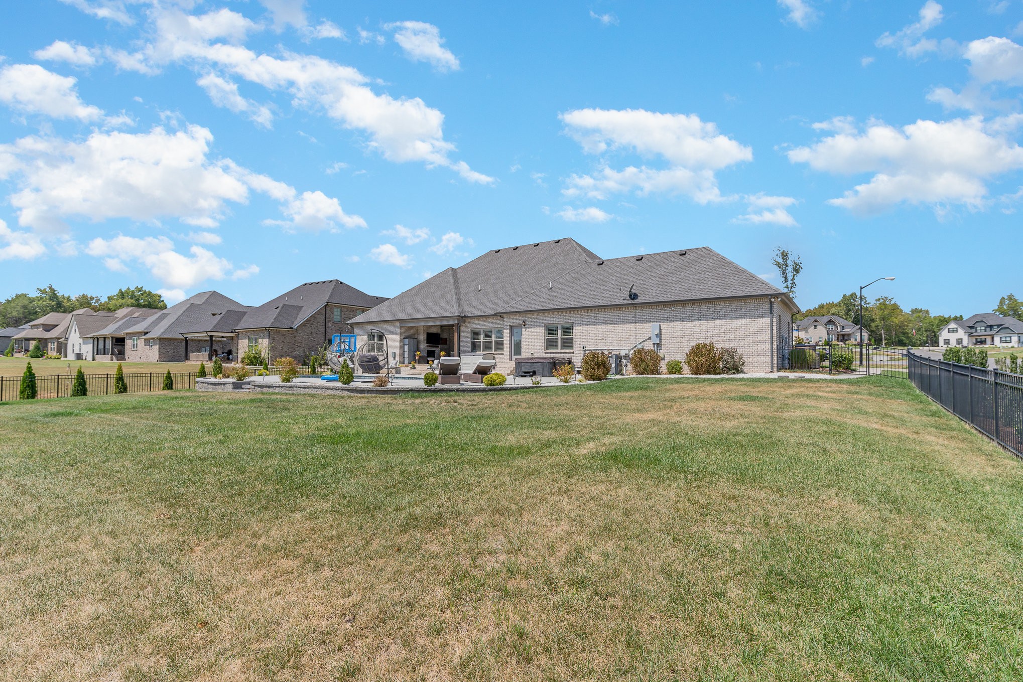 3501 Courtney Ln