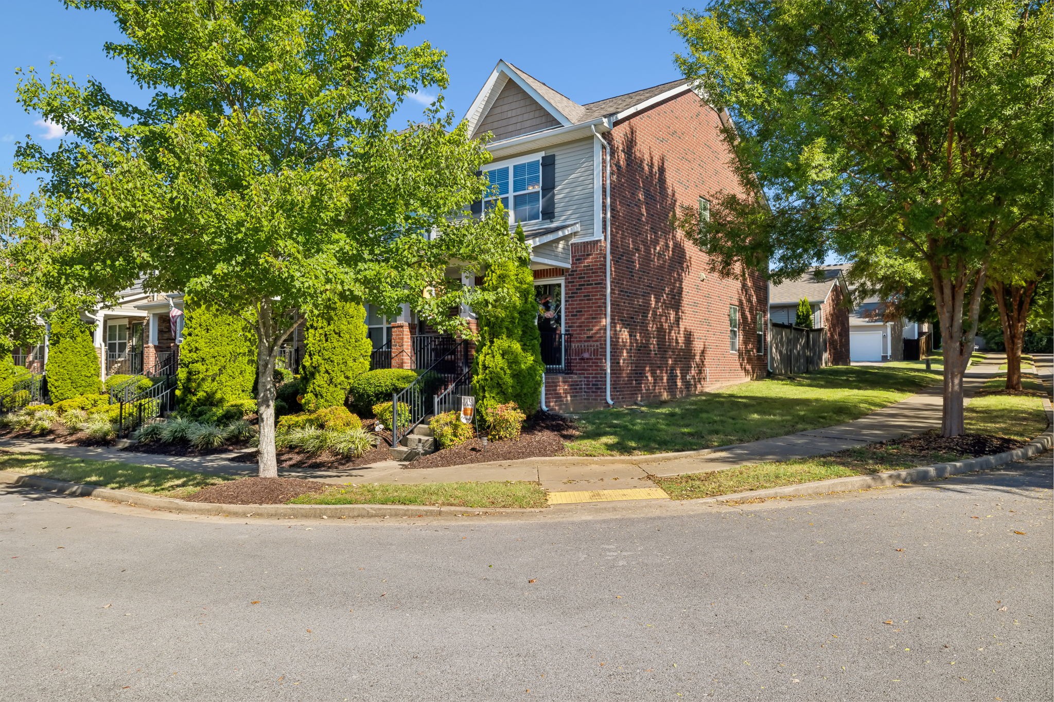 1353 Riverbrook Dr