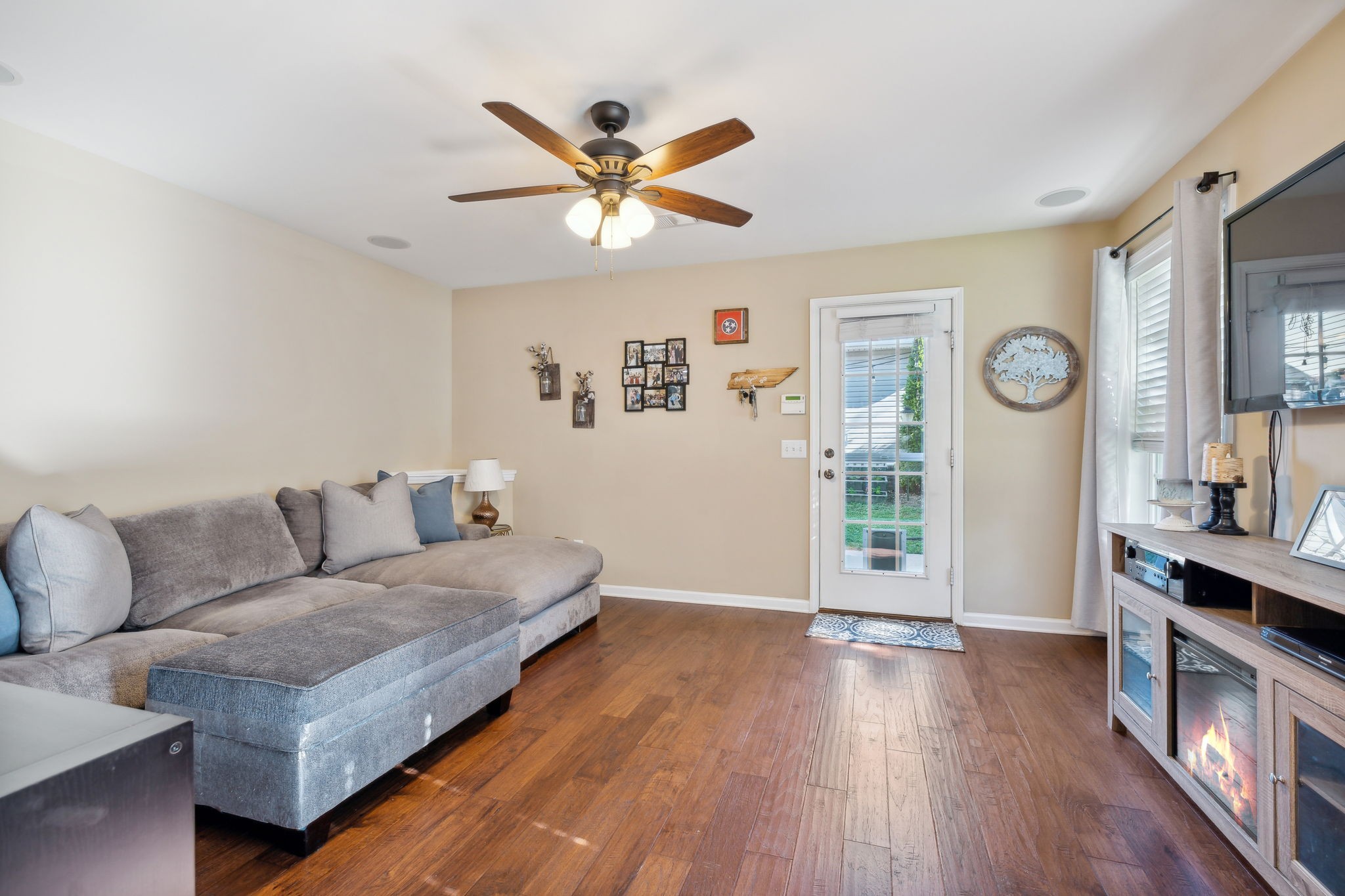 1353 Riverbrook Dr