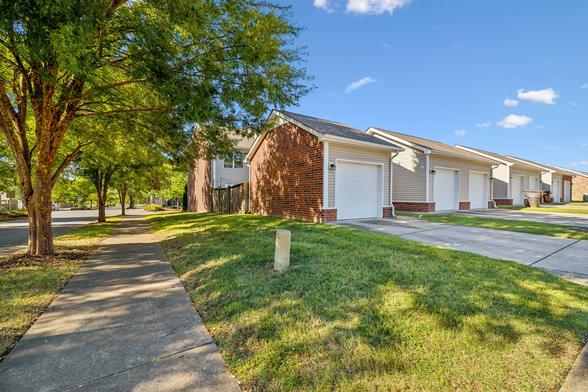 1353 Riverbrook Dr