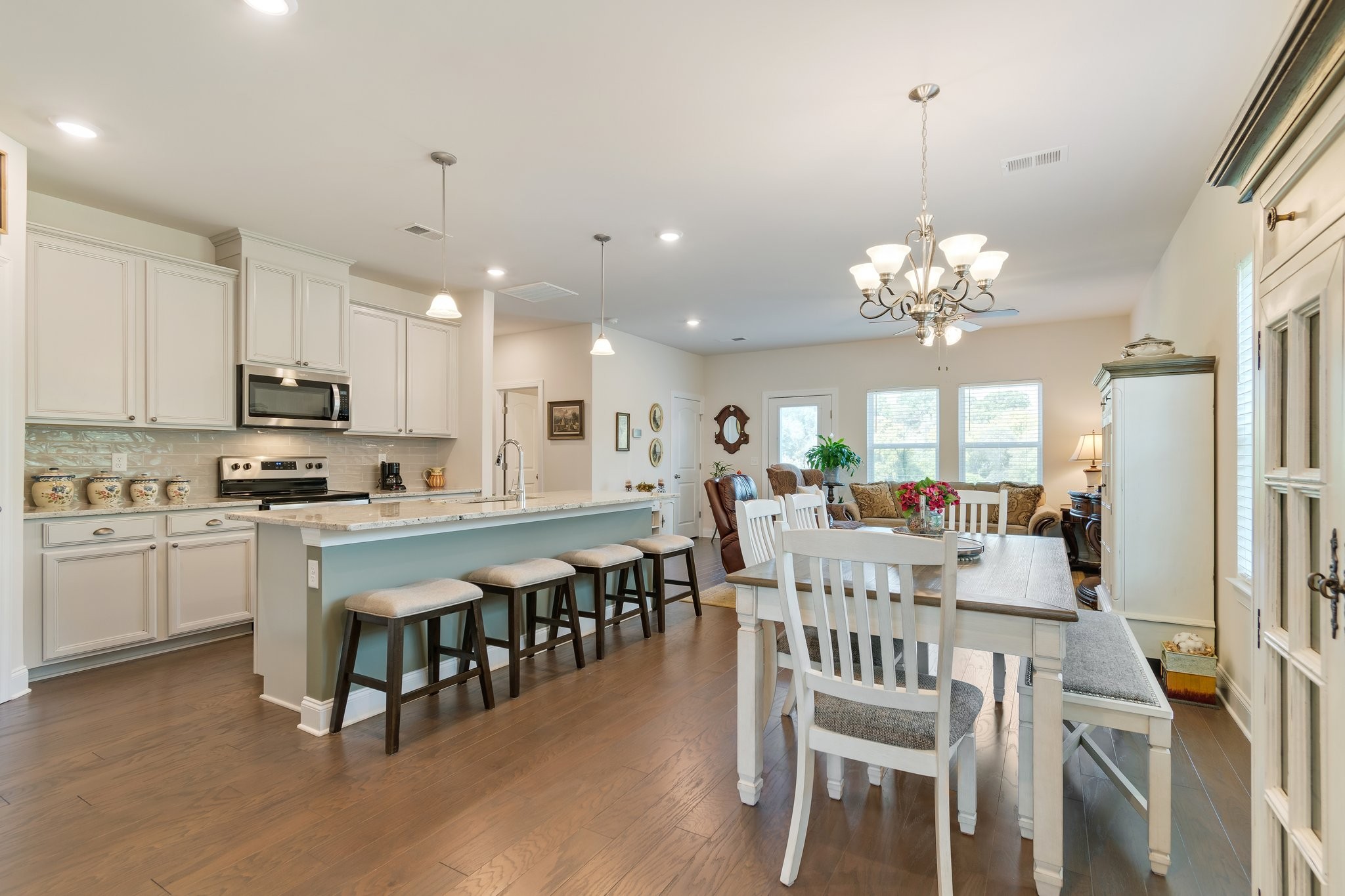1009 McKee Ct