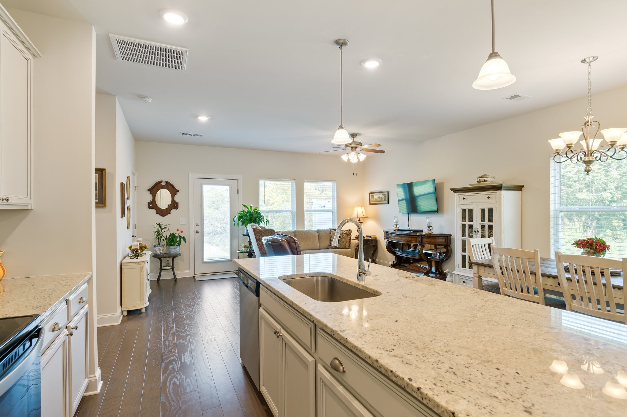 1009 McKee Ct