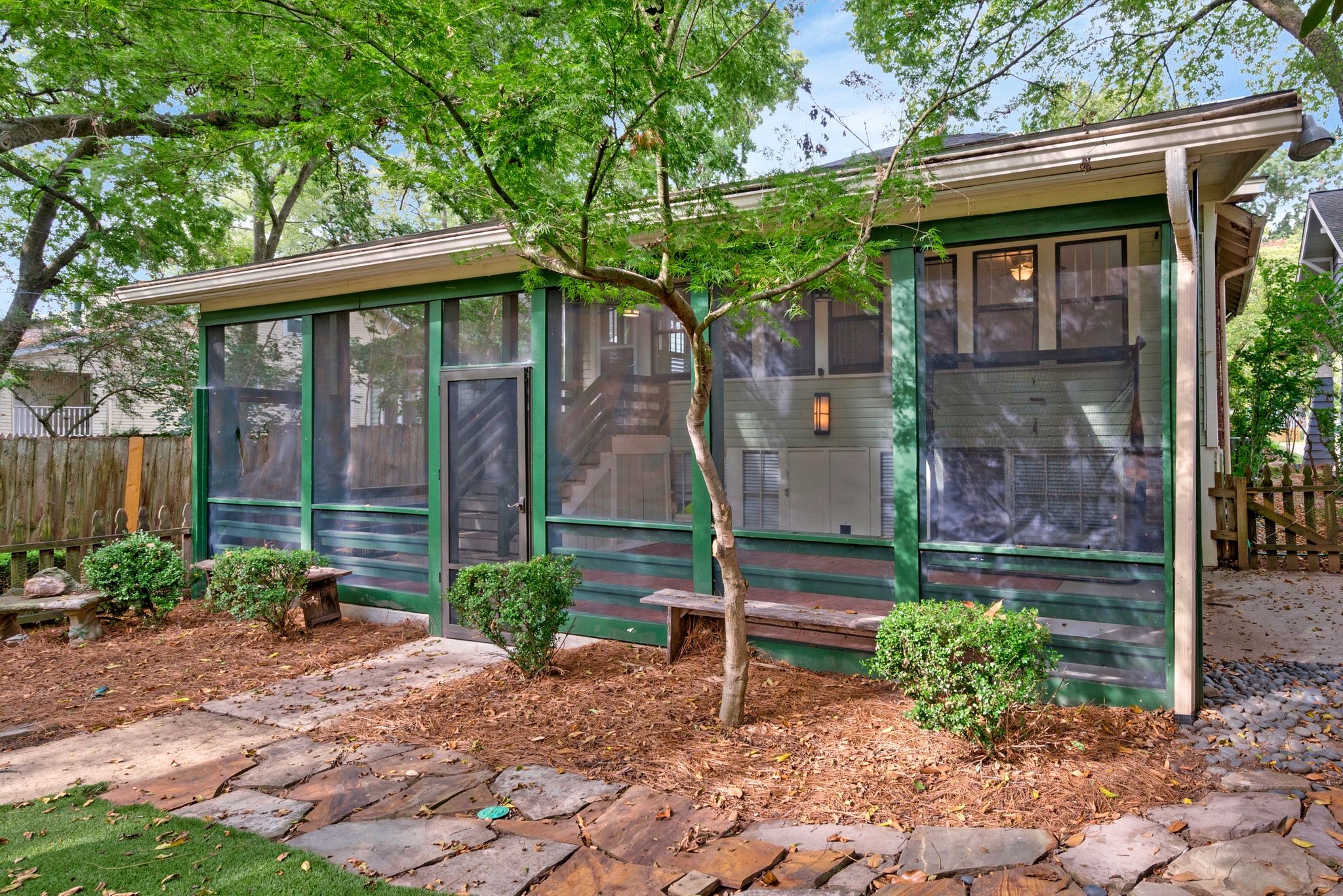 114 Bowling Ave