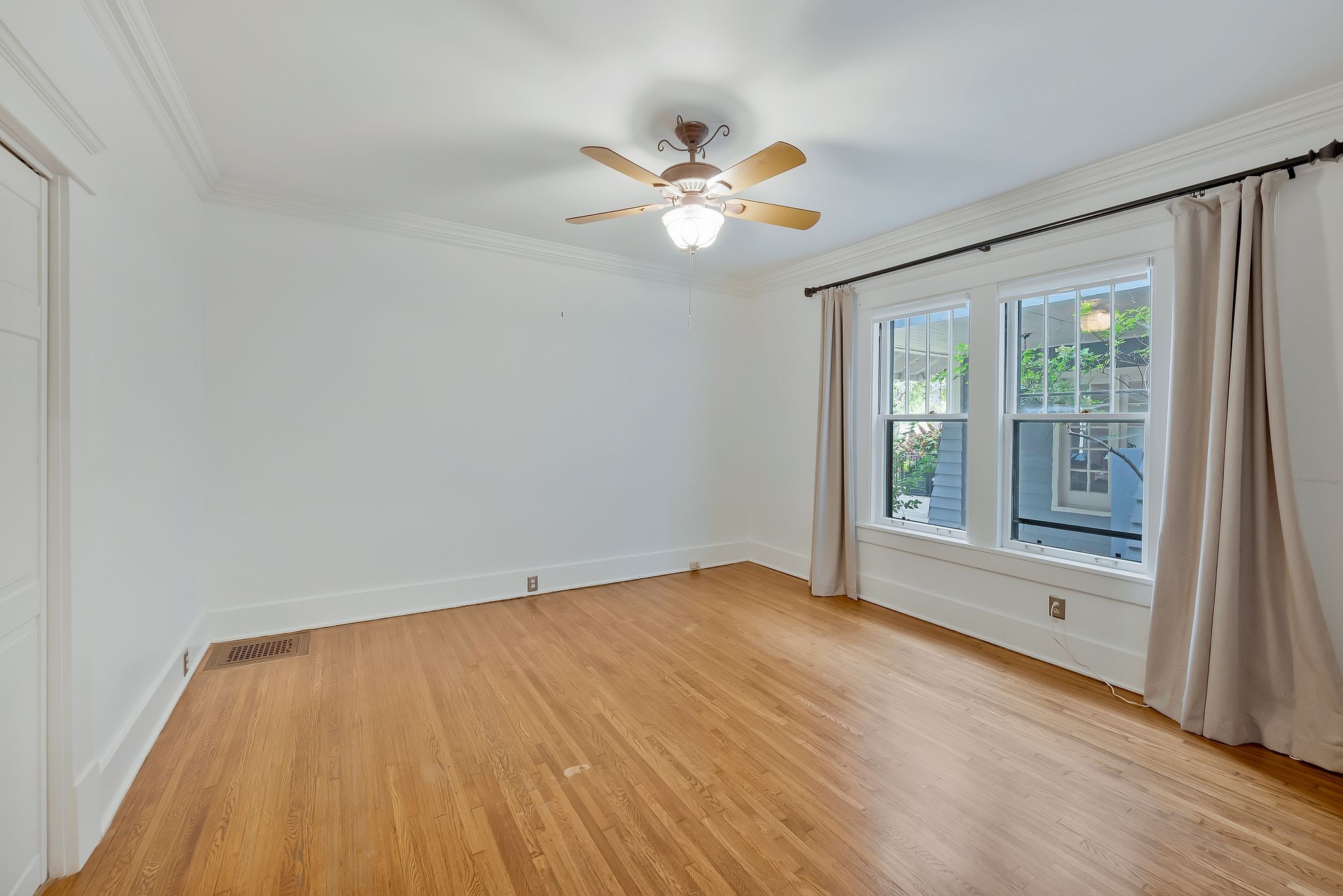 114 Bowling Ave