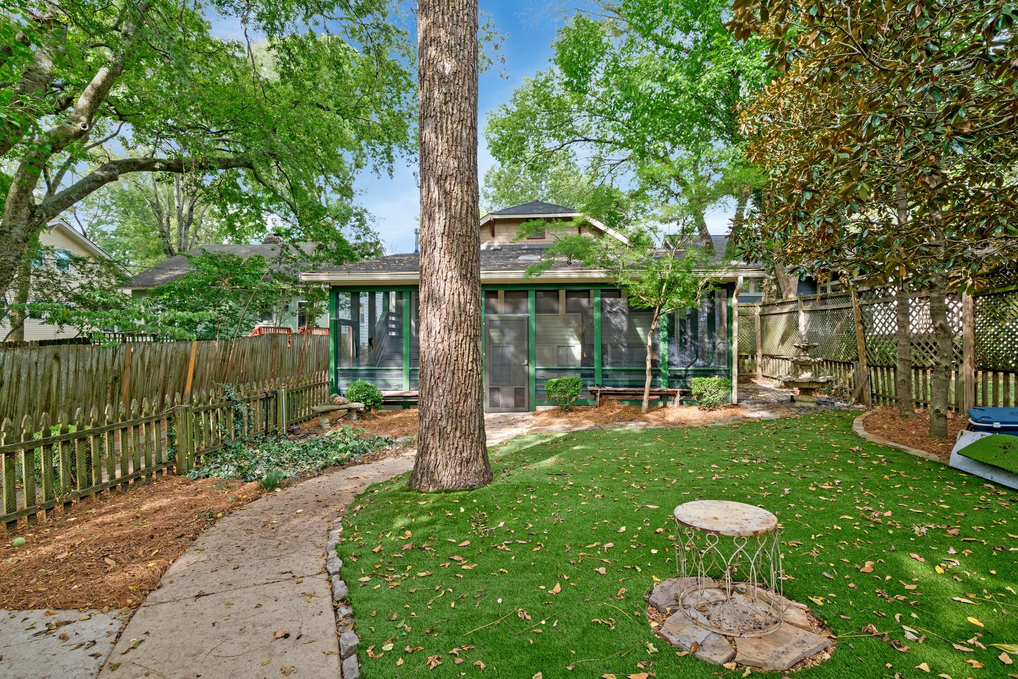 114 Bowling Ave